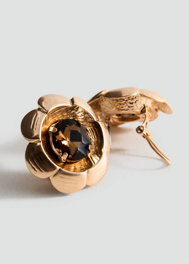 Metallic flower earrings — Gold