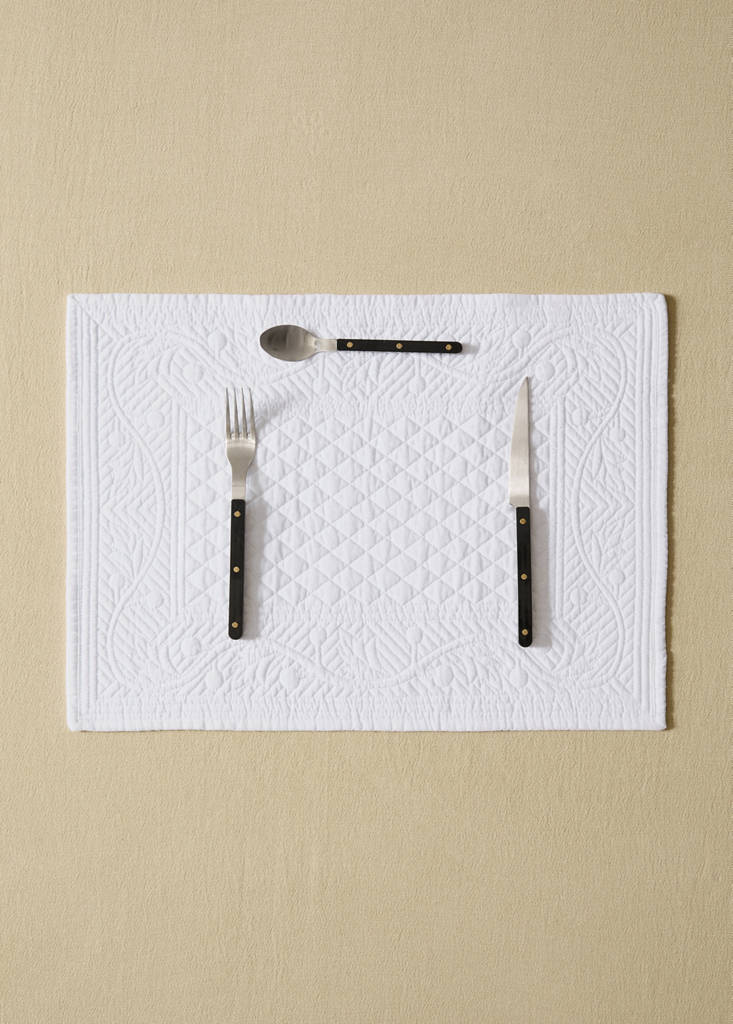 Quilted placemat — White