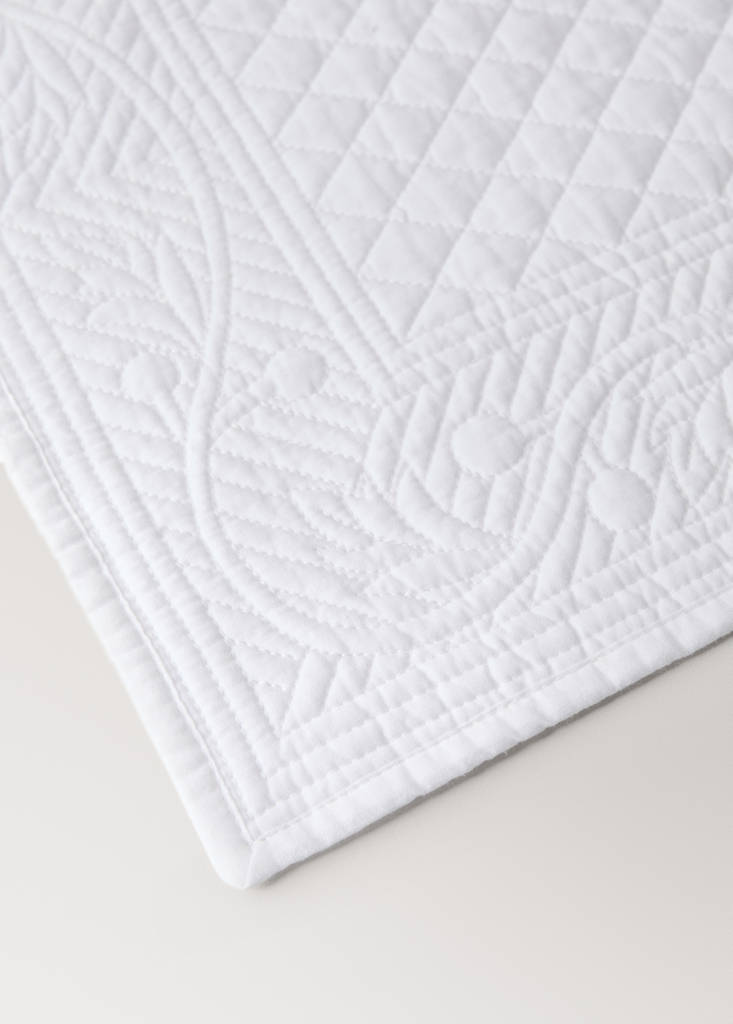 Quilted placemat — White
