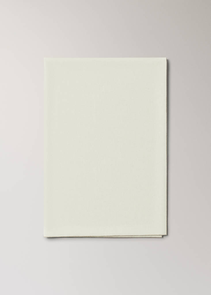 Resin-coated 100% linen tablecloth with contrasting overlock for 6 to 8 diners — Off White