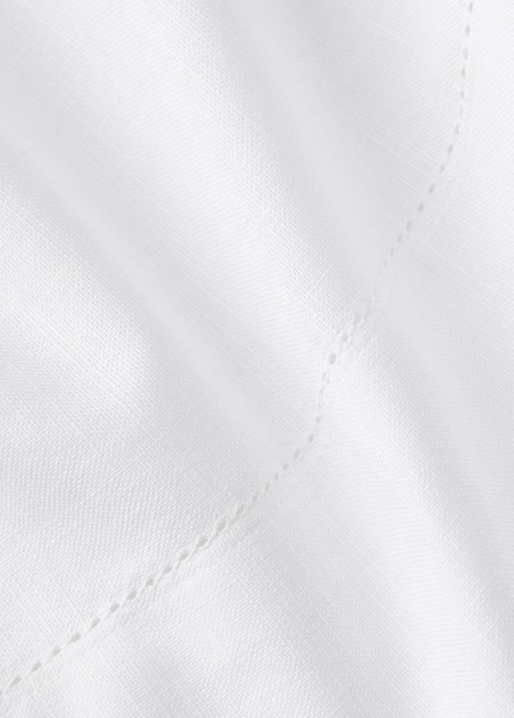 Round cotton hemstitch tablecloth for 8 to 10 people — White