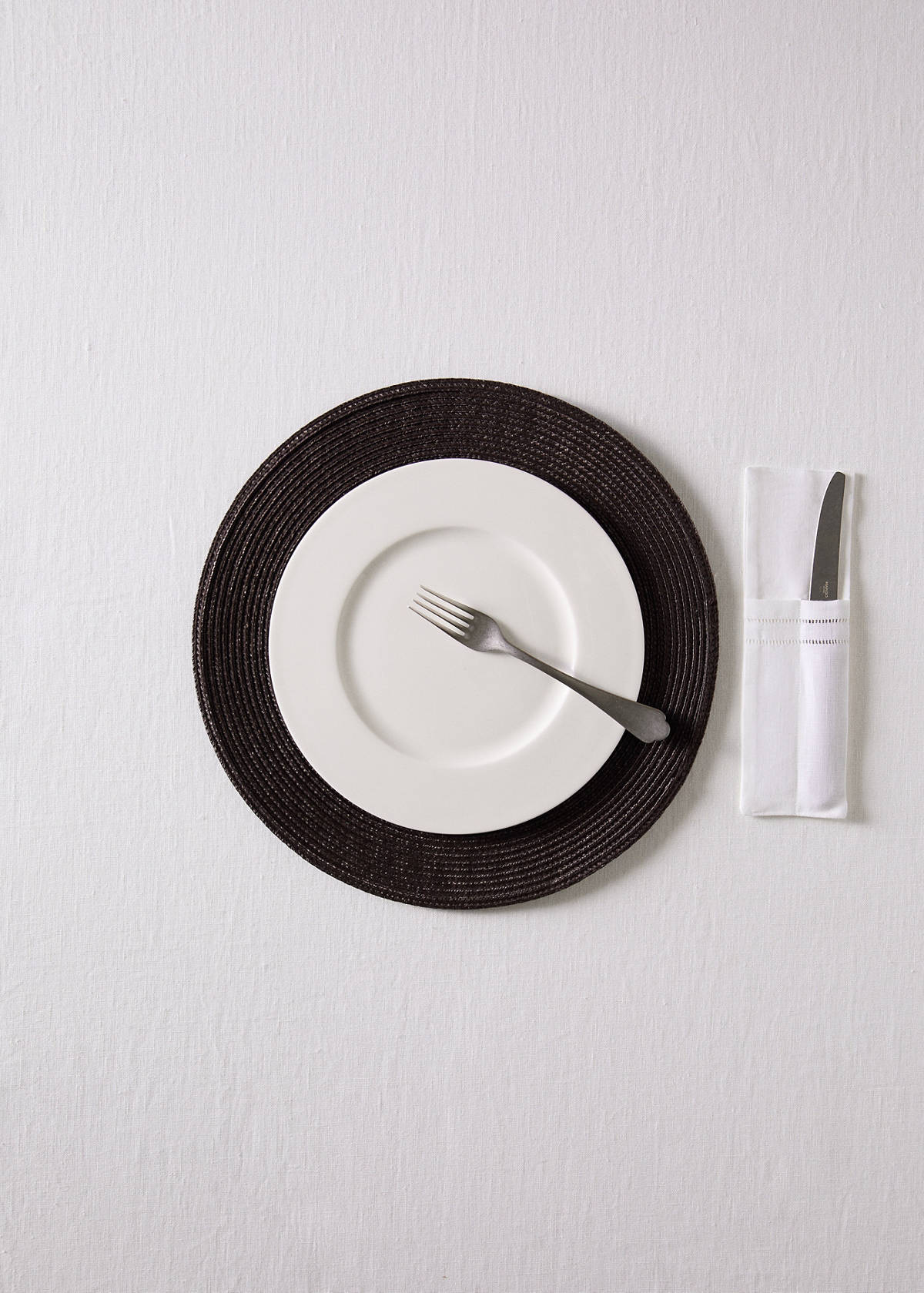 Round placemats — Brown