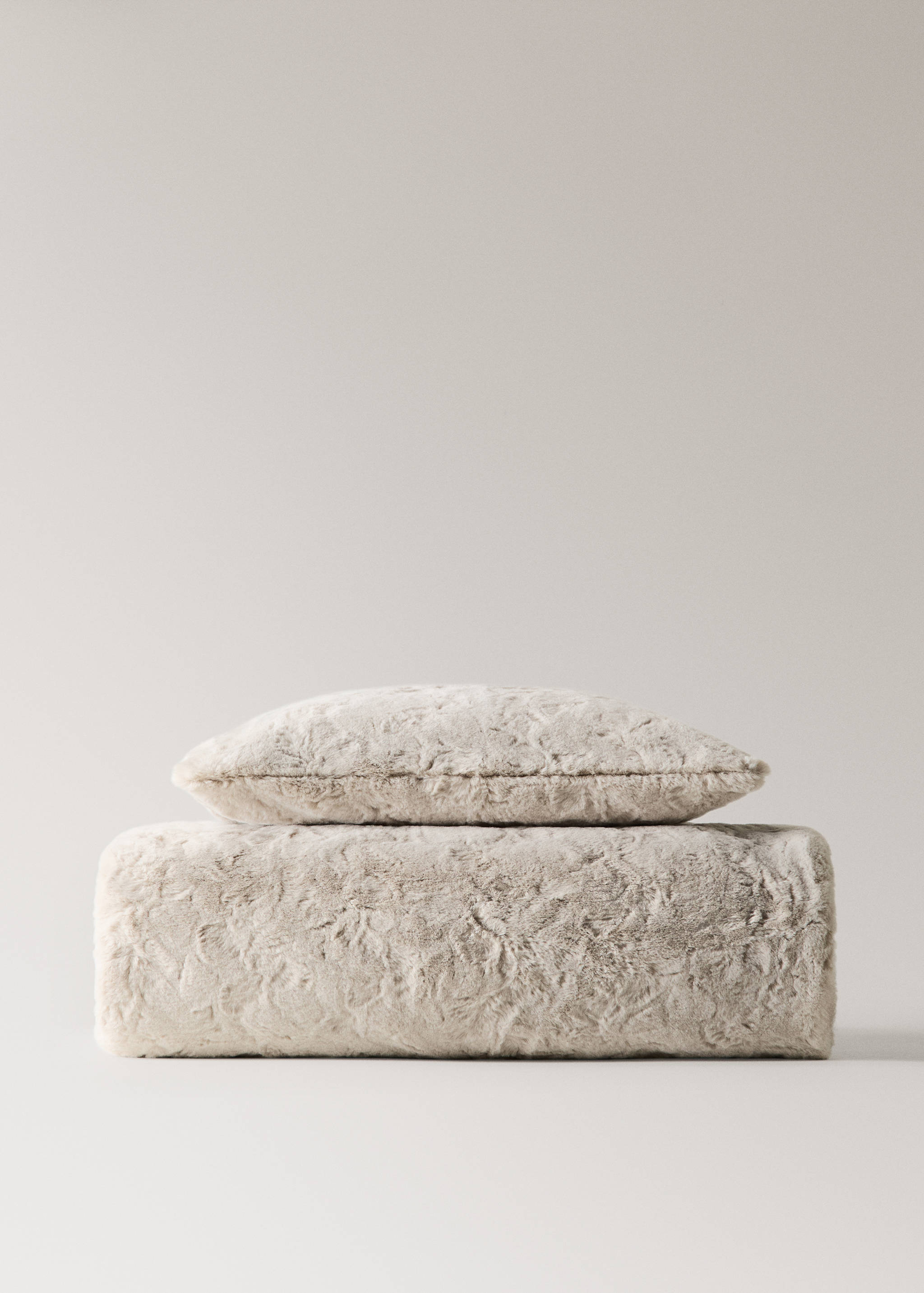 Soft textured blanket - Details of the article 4