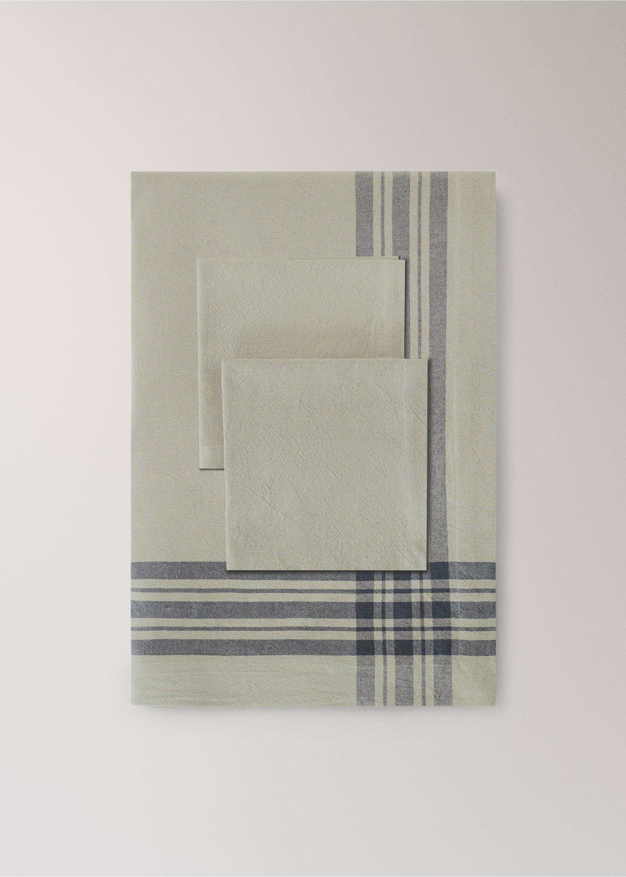 Washed cotton napkins 45 x 45 cm - Details of the article 3, Green. Ref: 37042553-00.