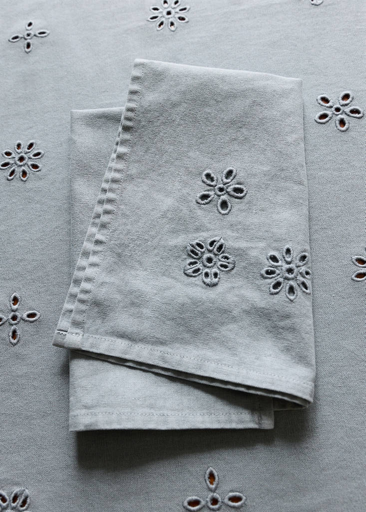 Floral embroidered serviettes