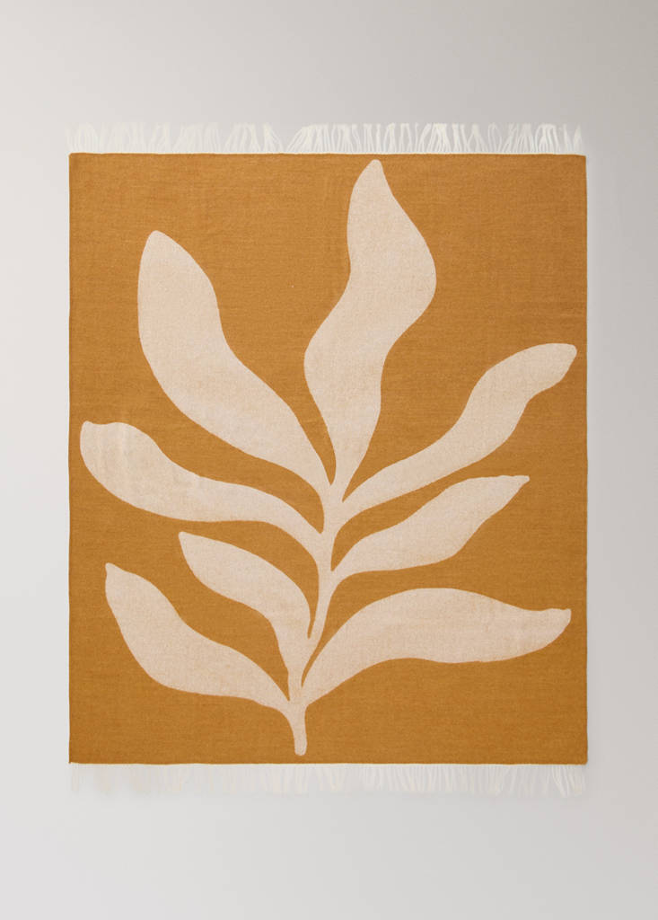 Floral design throw with tassels — Yellow