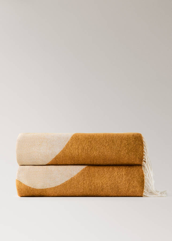 Floral design throw with tassels — Yellow