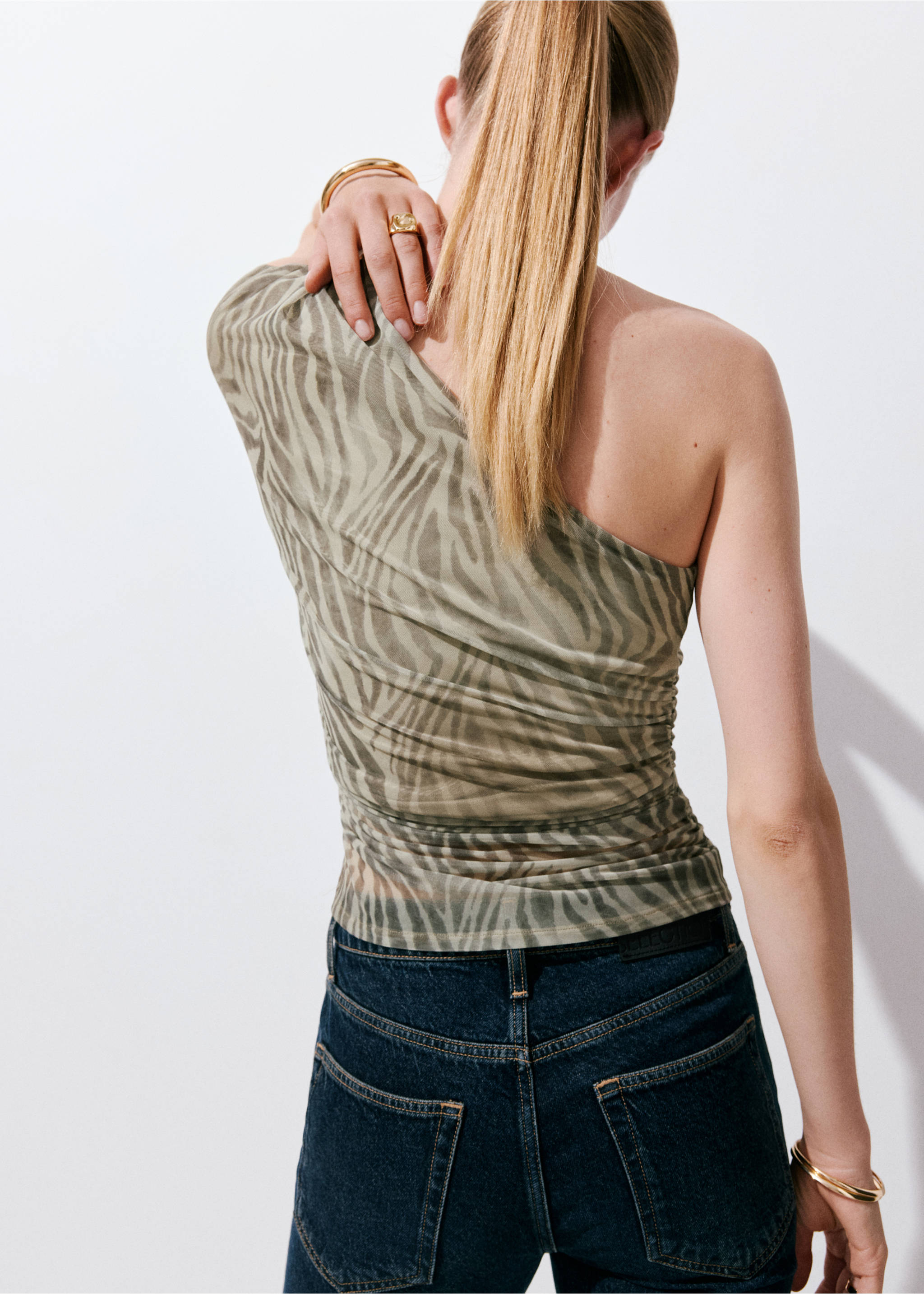 Asymmetric printed top - Reverse of the article, Light/Pastel Grey. Ref: 37042558-00.
