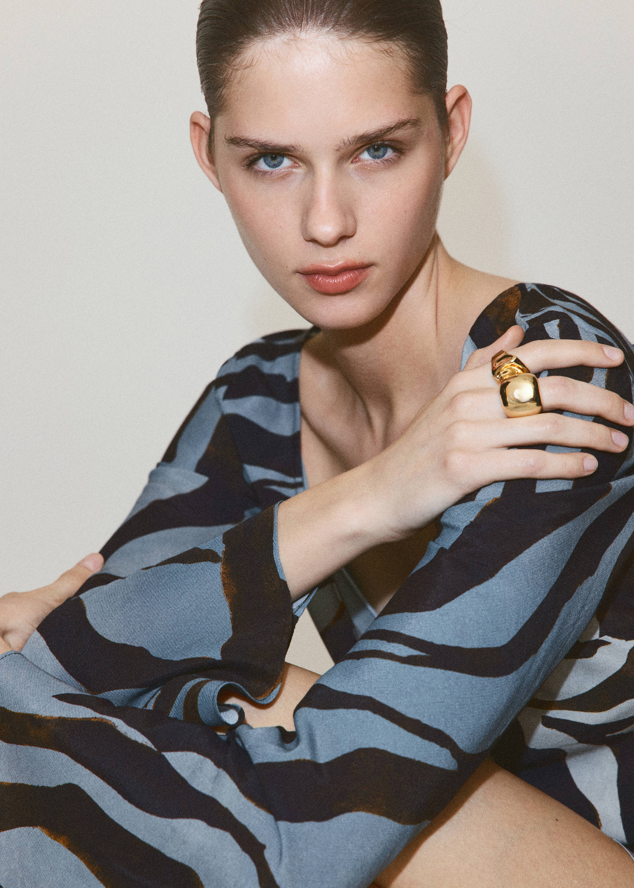 Short patterned dress - Details of the article 1
