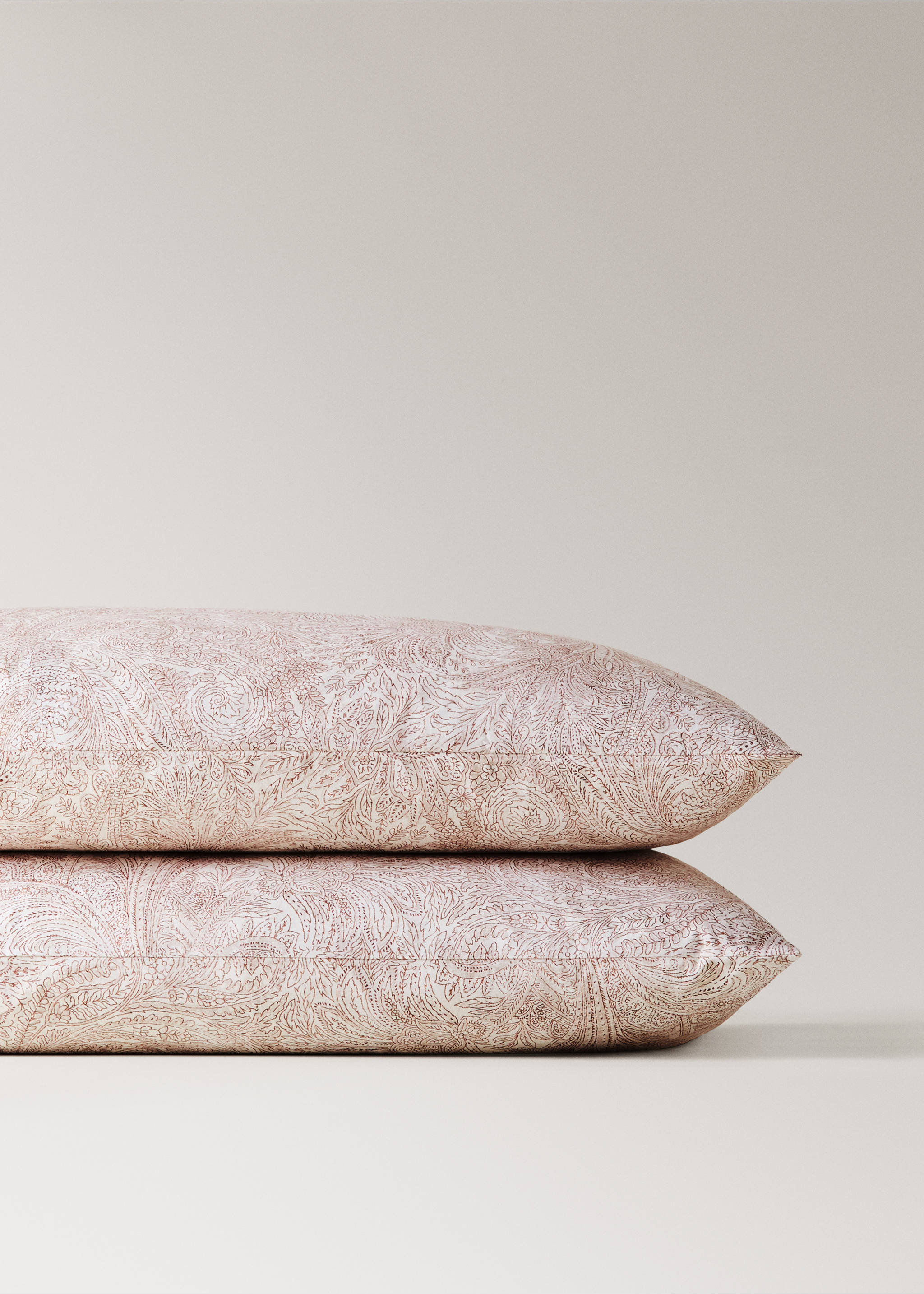 100% cotton percale pillowcase 50x75 cm - Details of the article 3, Cognac. Ref: 37042561-00.