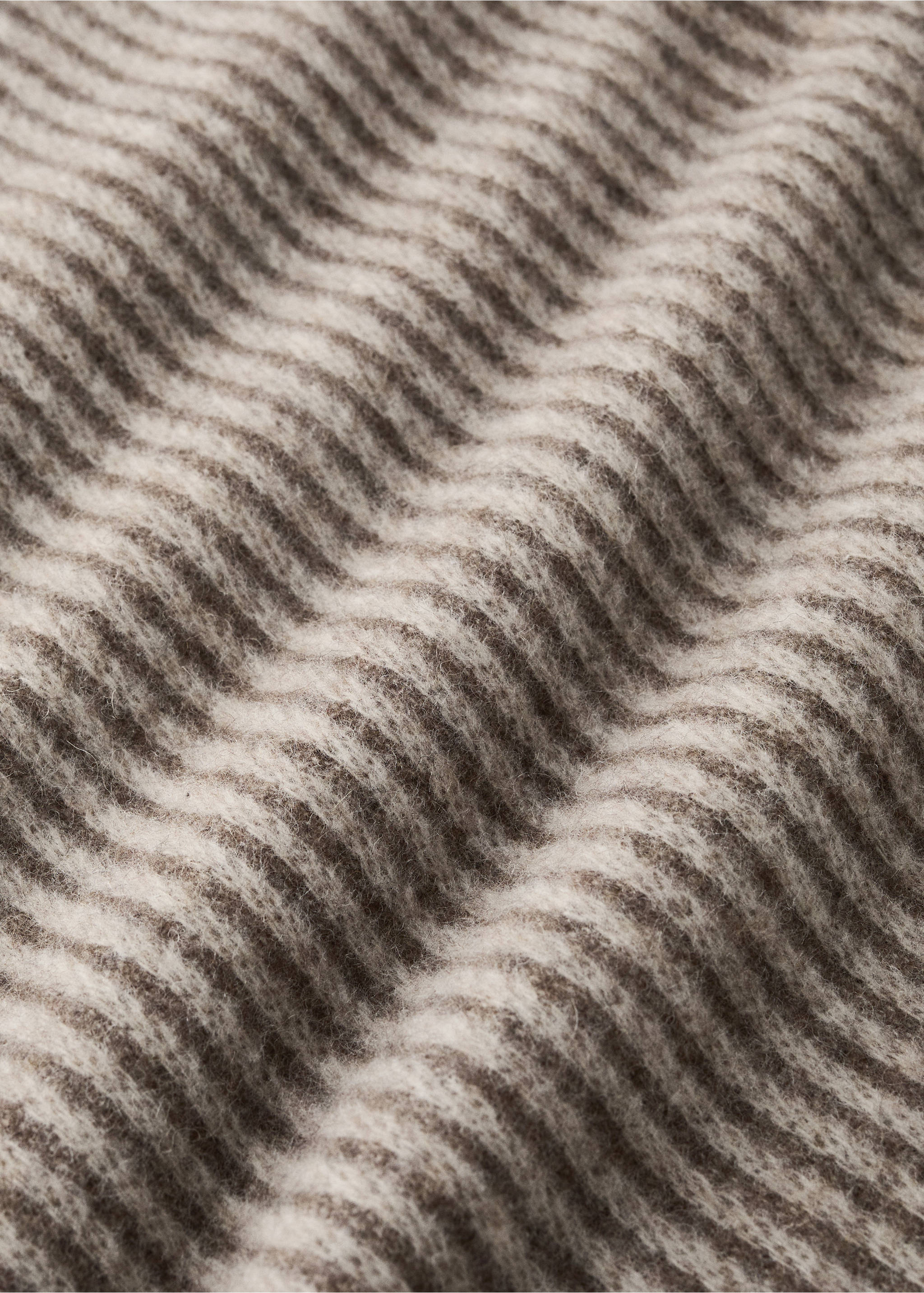 Plaid en laine à rayures avec détails de franges - Détail de l'article 1, Marron clair/pastel. Ref: 37042563-00.
