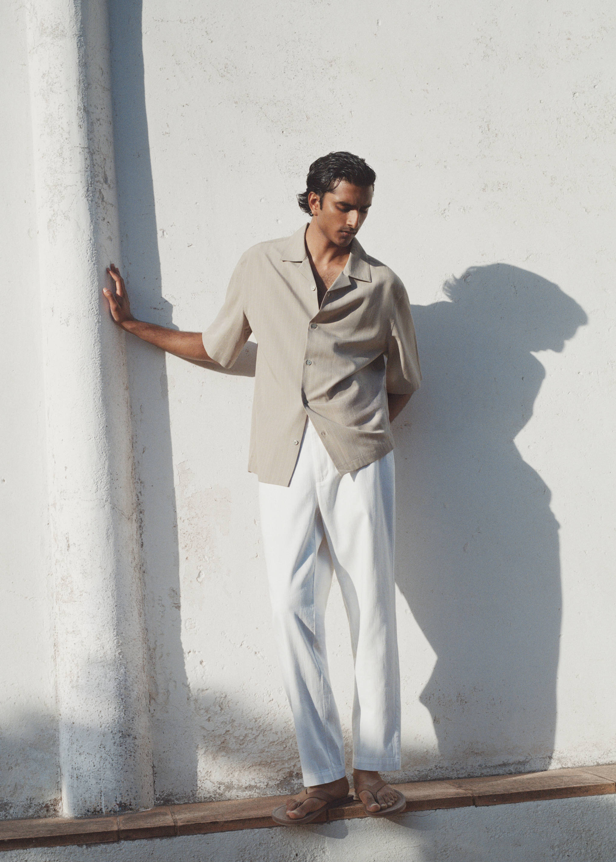 Pantalon relaxed fit en mélange de coton et lin - Détail de l'article 5, Blanc cassé. Ref: 37042889-00.