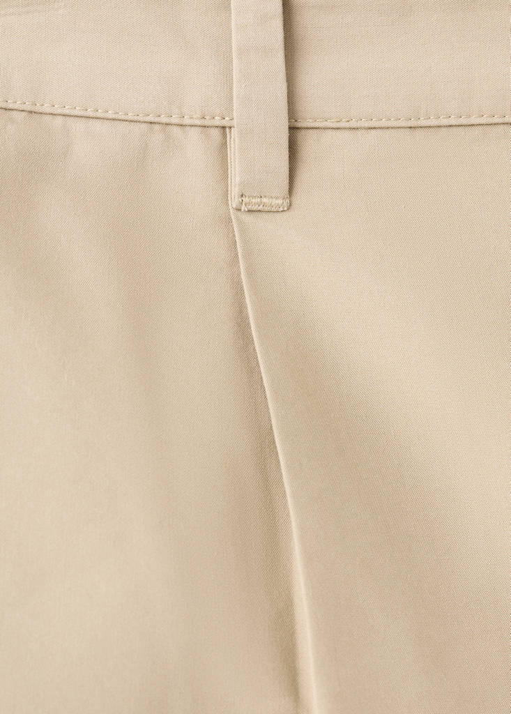 Lyocell cotton blend pleated bermuda shorts — Beige