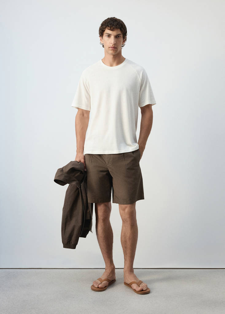 Lyocell cotton blend pleated bermuda shorts — Brown