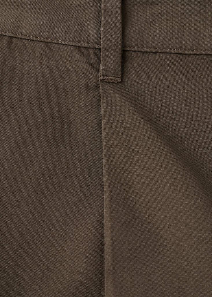 Lyocell cotton blend pleated bermuda shorts — Brown