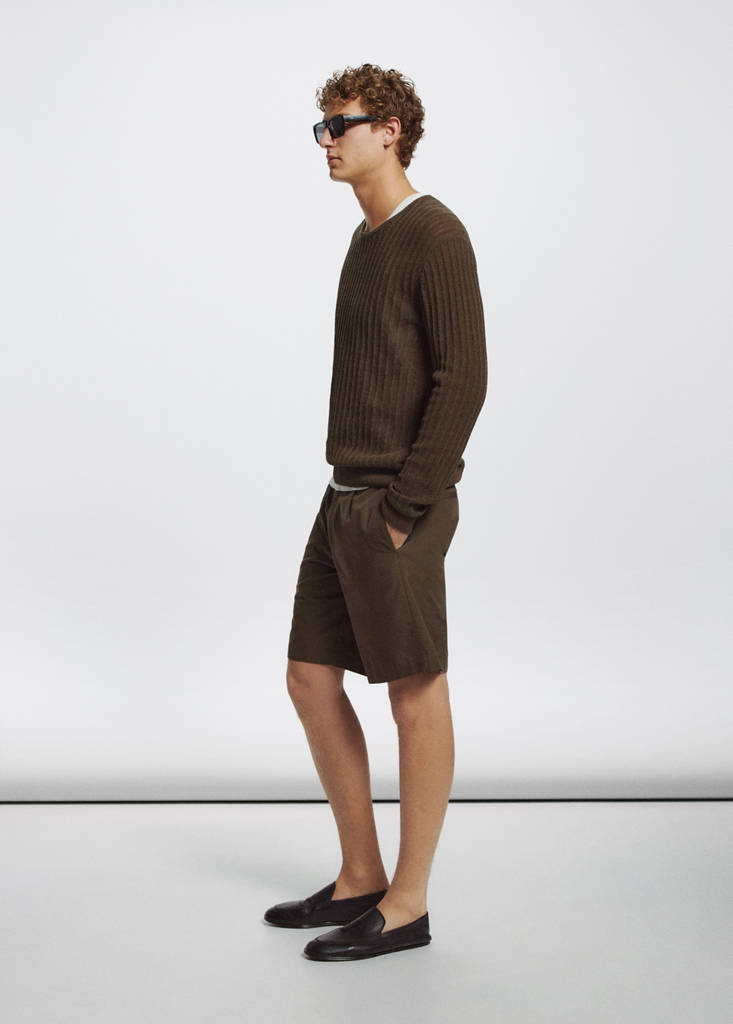 Lyocell cotton blend pleated bermuda shorts — Brown