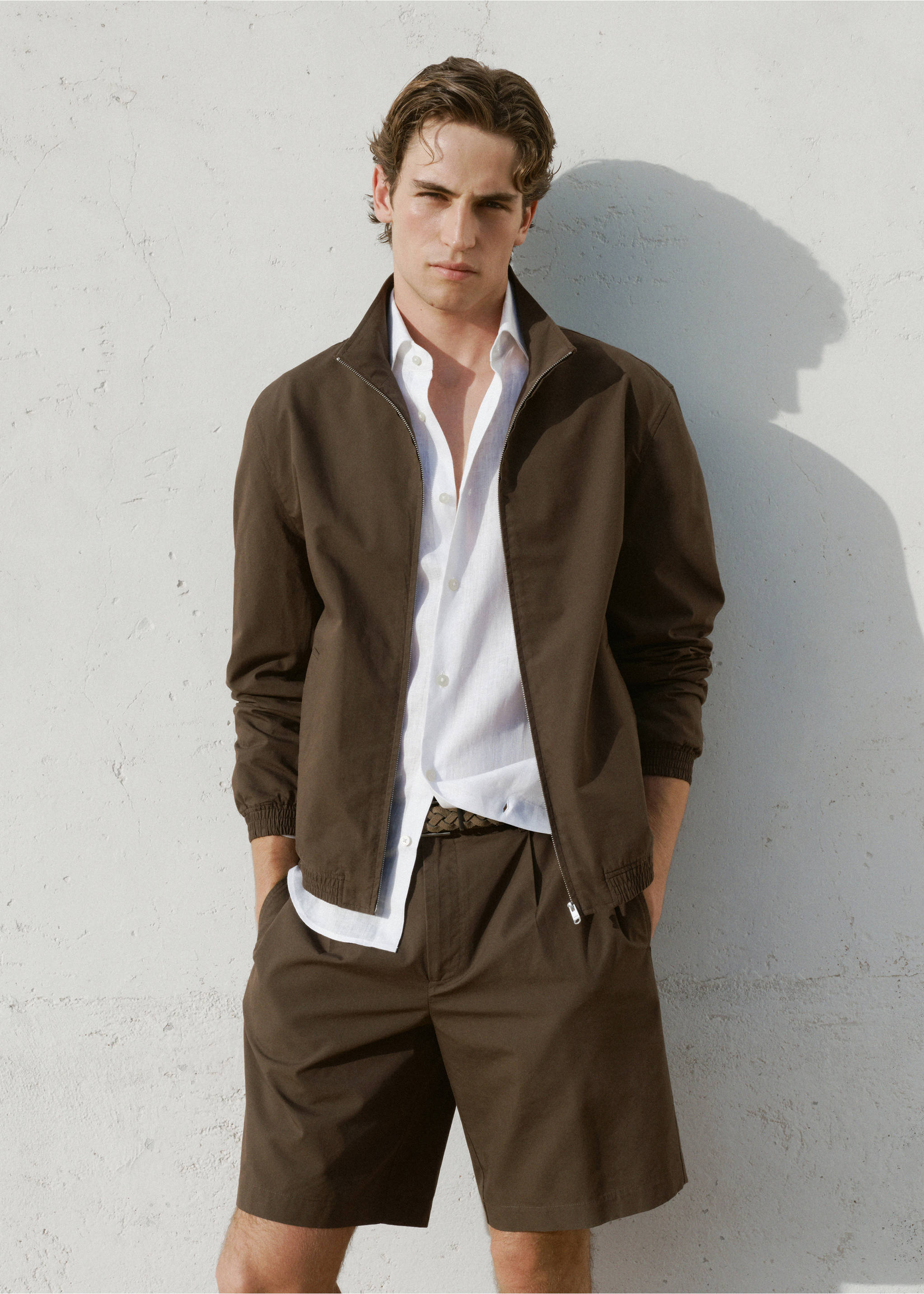 Lyocell-cotton blend pleated Bermuda shorts - Details of the article 5, Brown. Ref: 37042890-00.
