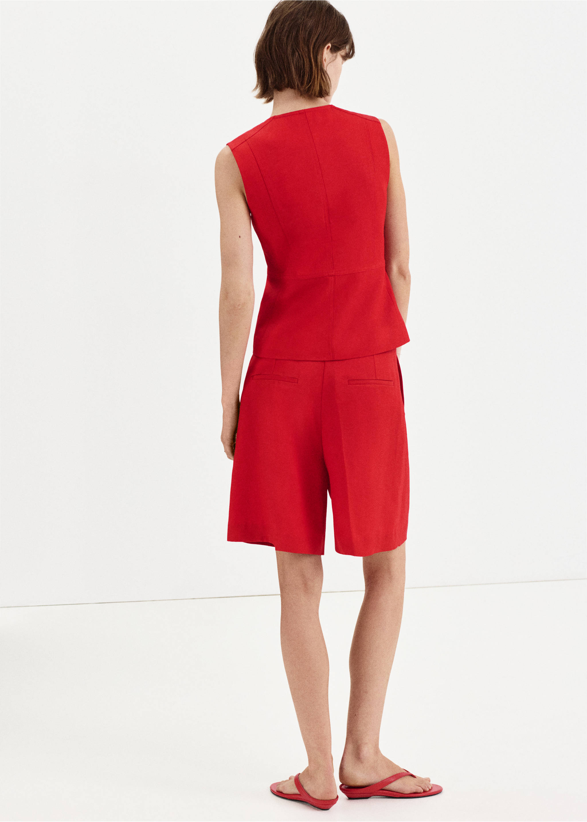 Straight mid-rise bermuda shorts - Reverse of the article, Red. Ref: 37042892-00.