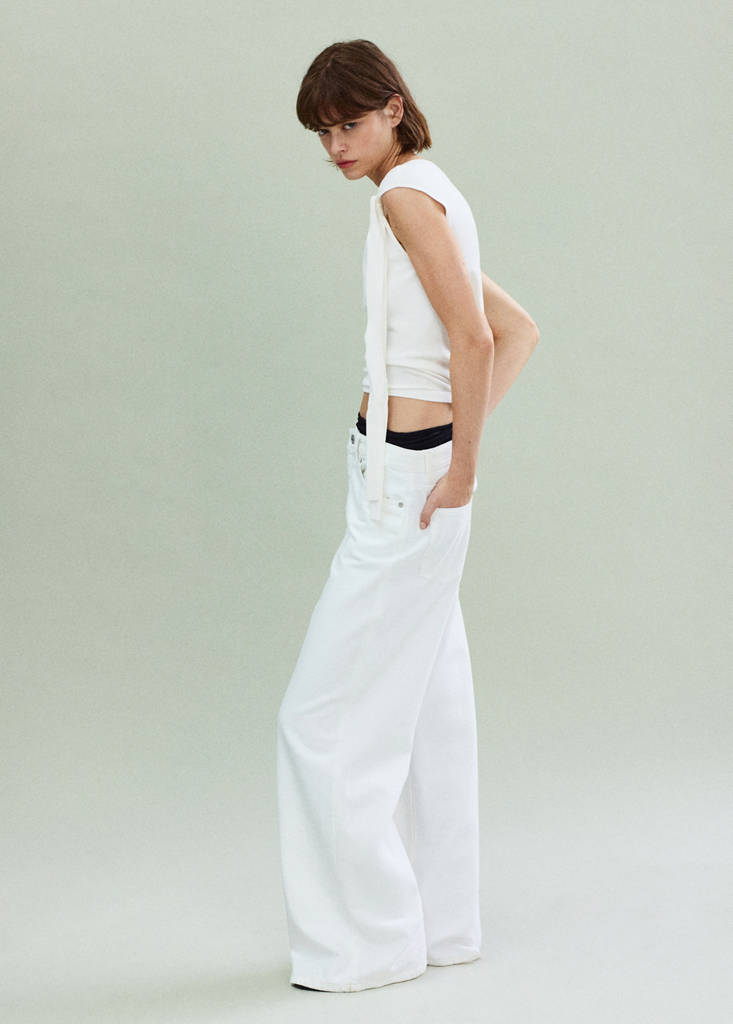 Fine knit jumper with bow detail — White