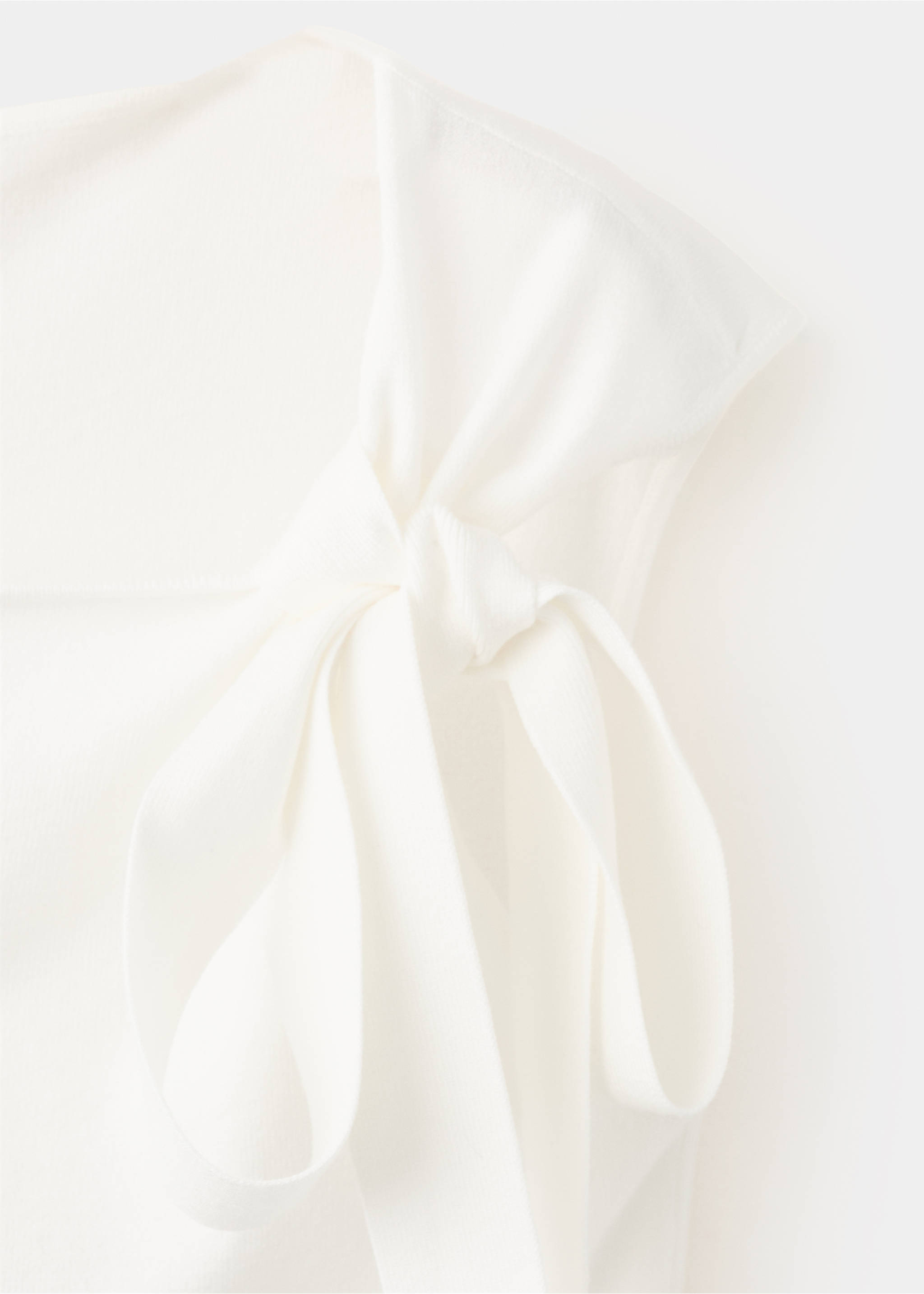 Fine knit jumper with bow detail - Details of the article 8, White. Ref: 37042896-00.