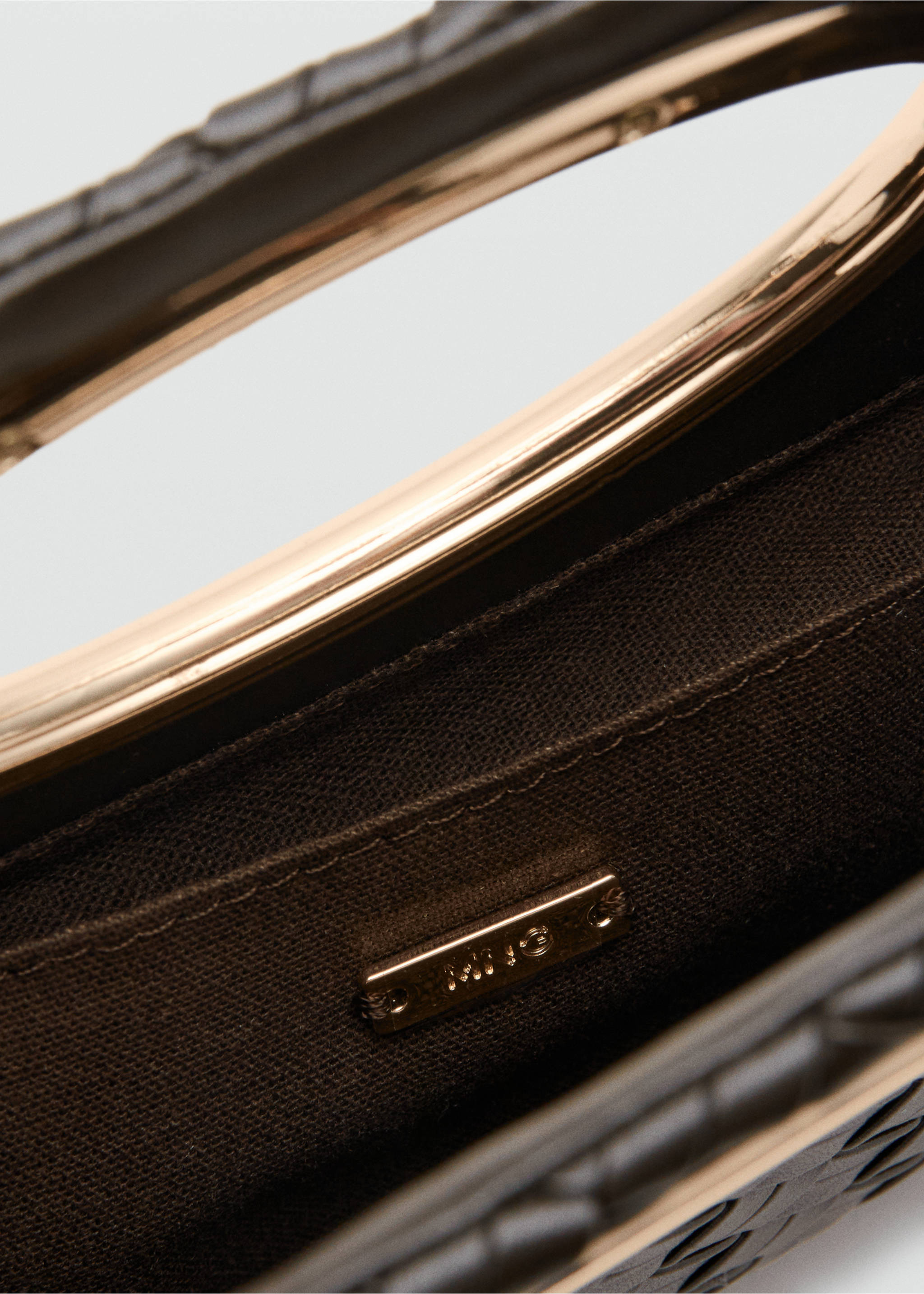 Braided handbag - Details of the article 2, Chocolate. Ref: 37042897-00.
