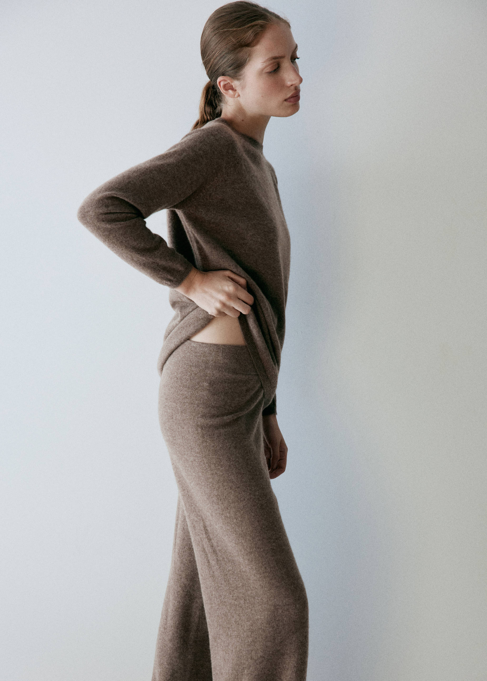 100% cashmere trousers - Details of the article 1
