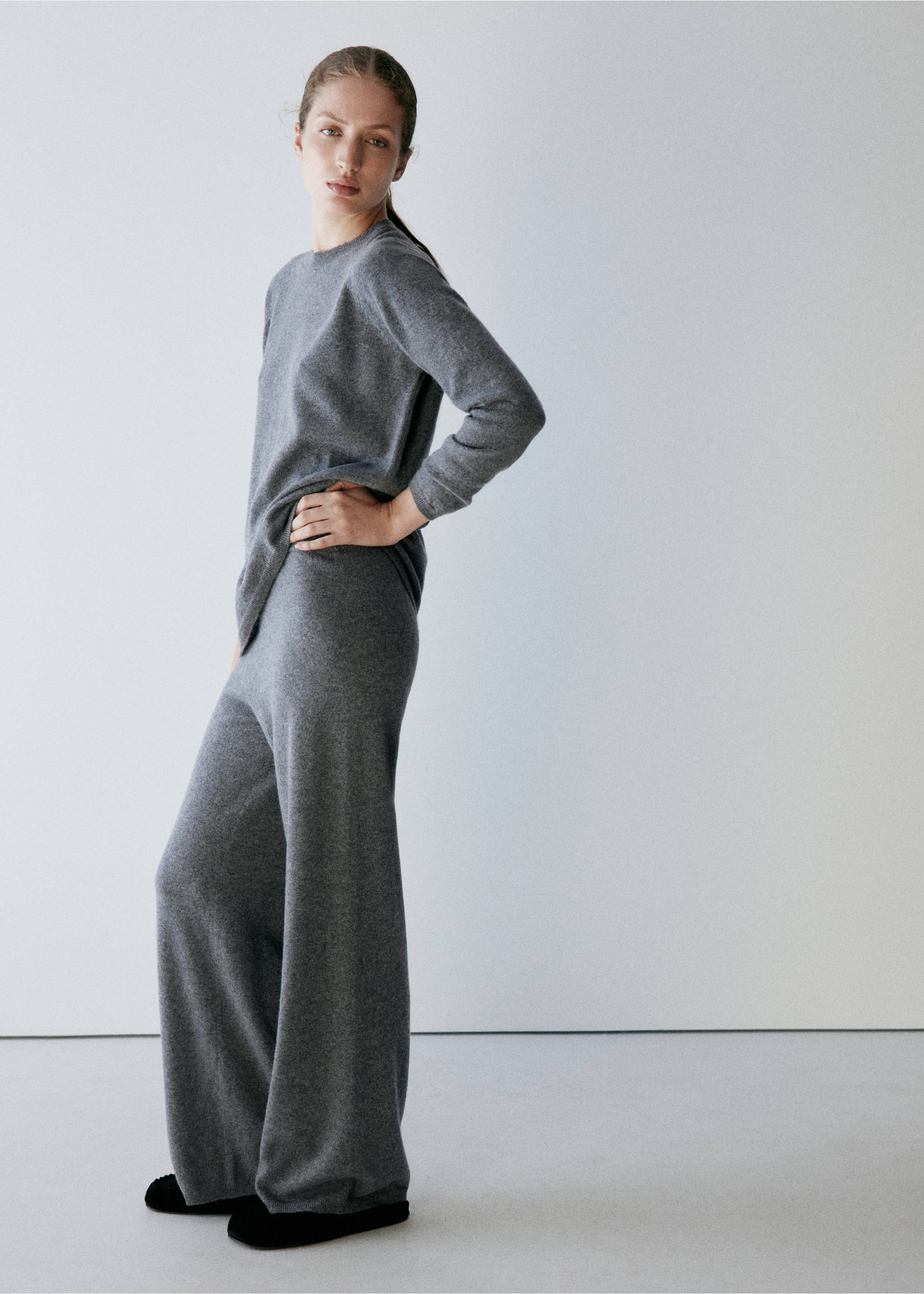 100% cashmere trousers - General plane, Grey. Ref: 37042900-00.