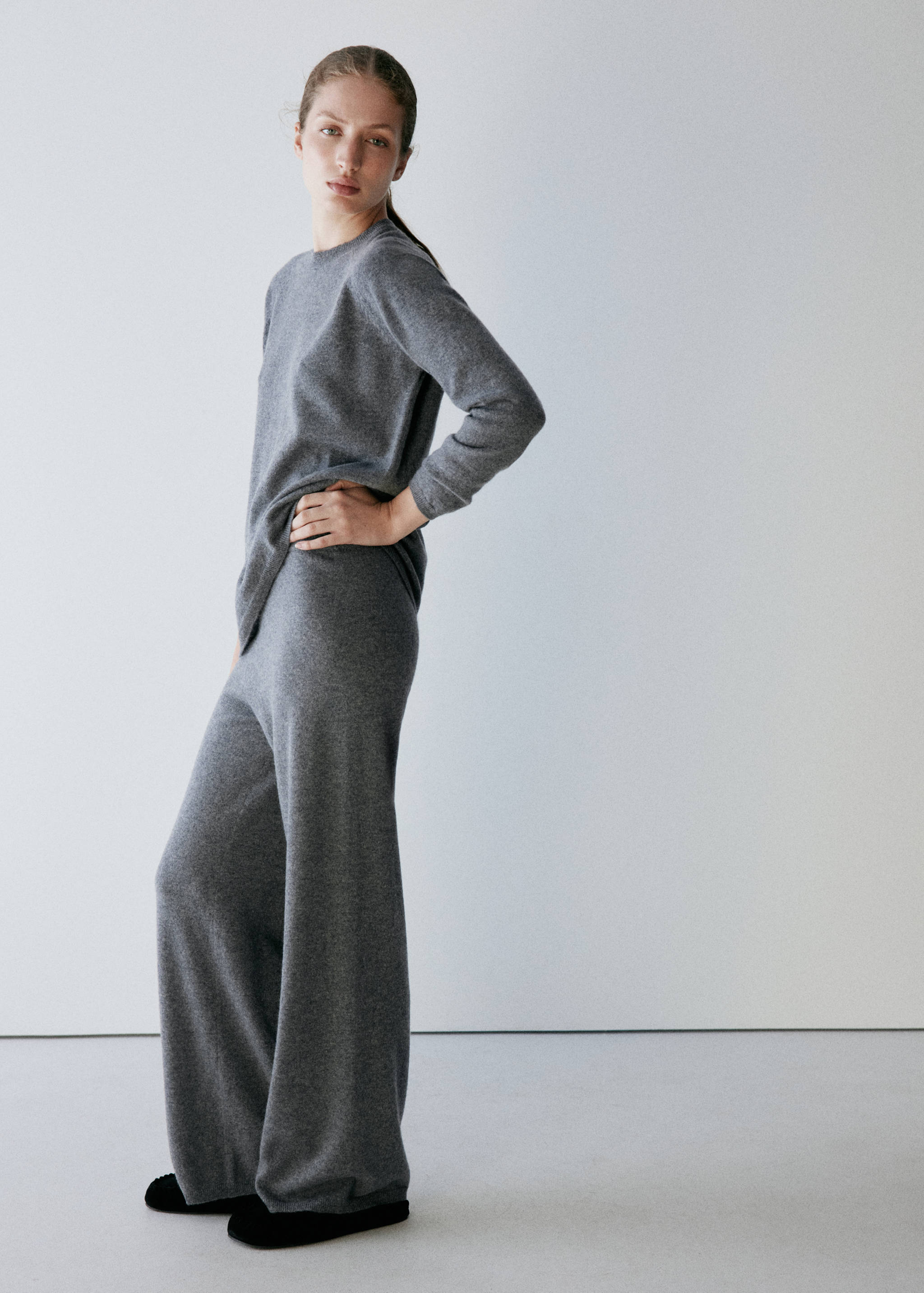 100% cashmere trousers - General plane
