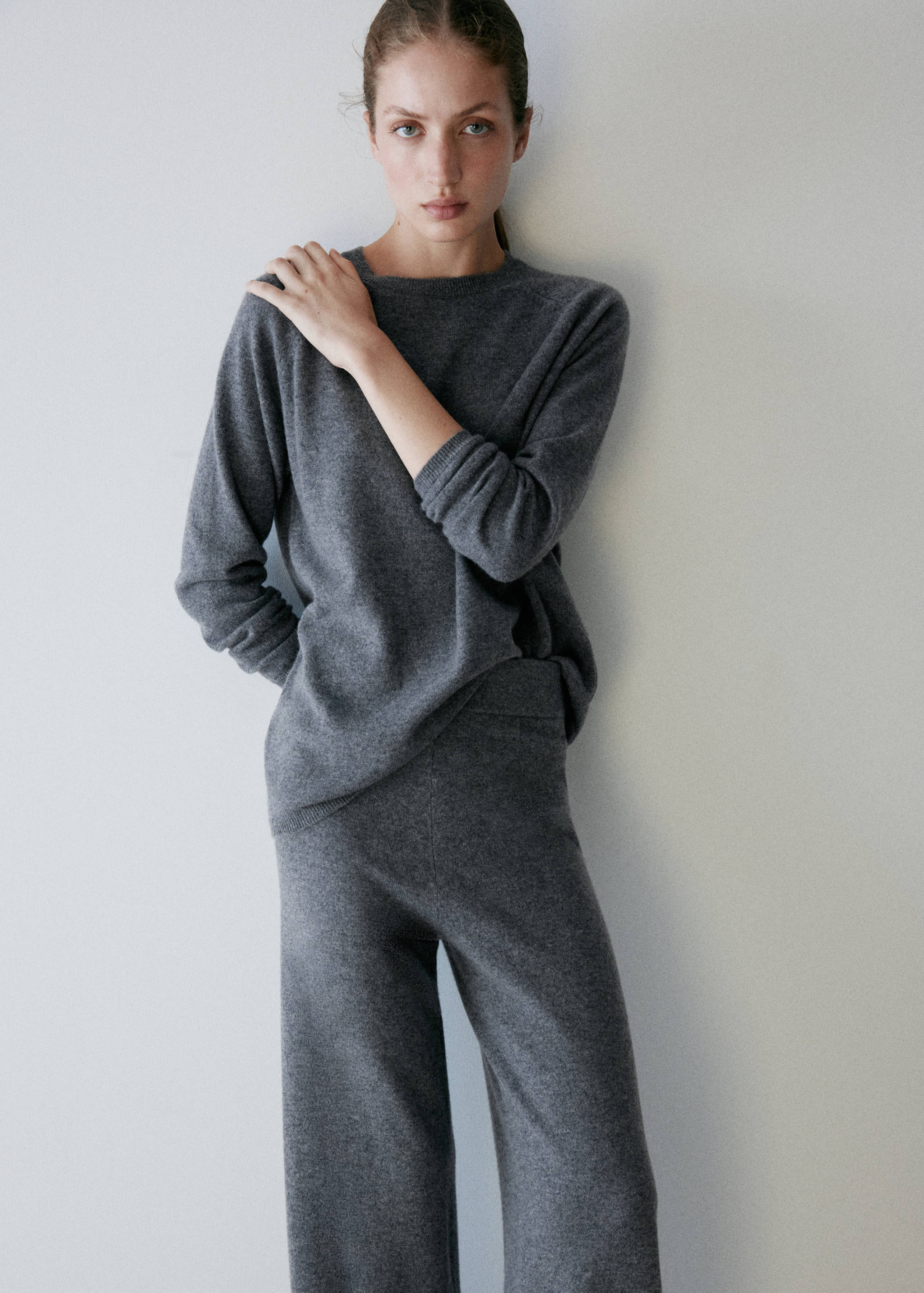 100% cashmere trousers - Details of the article 1