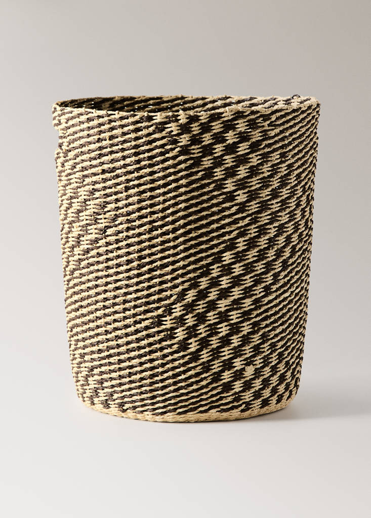 Large basket with embroidered detail — Chocolate