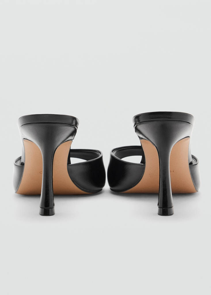 Pointed heel sandals — Black