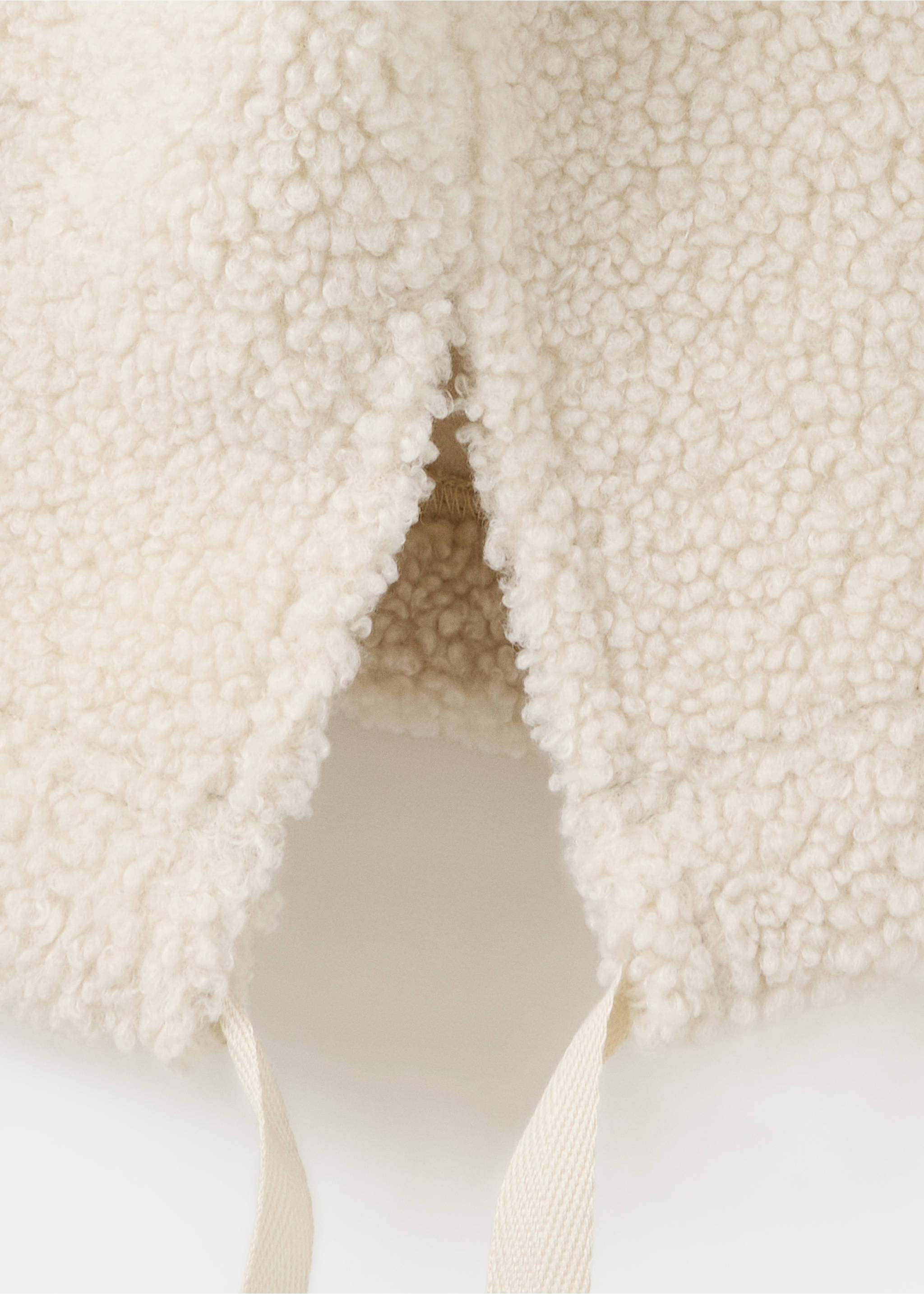 Adjustable low shearling jumper - Details of the article 0, Beige. Ref: 37042914-00.