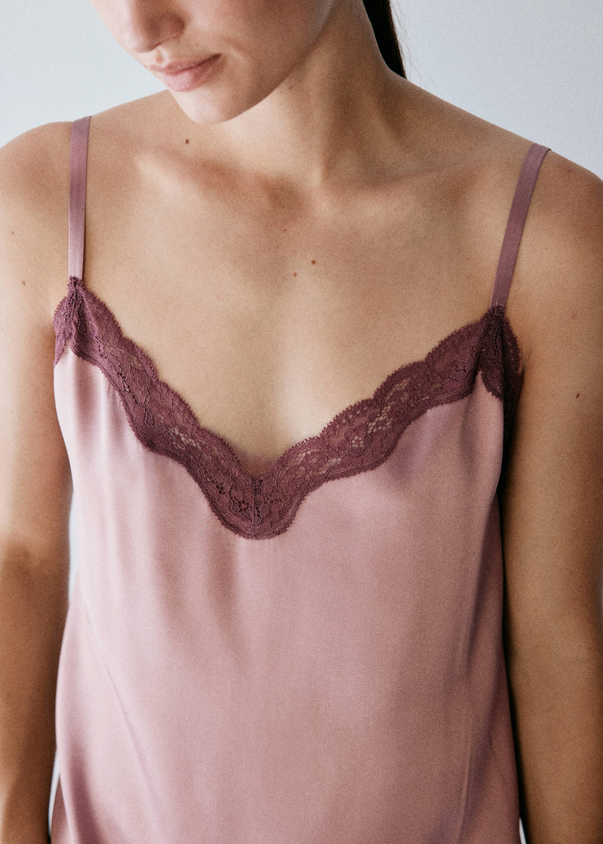Chemise de nuit soie et dentelle contrastée - Détail de l'article 1