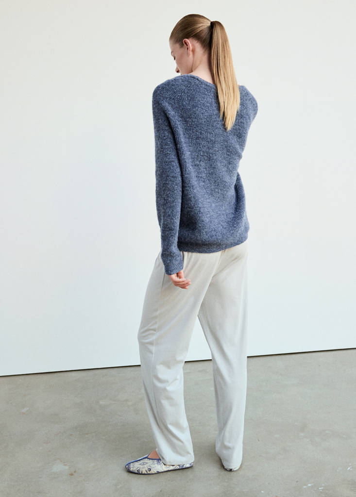 Oversized V-neck sweater — Blue