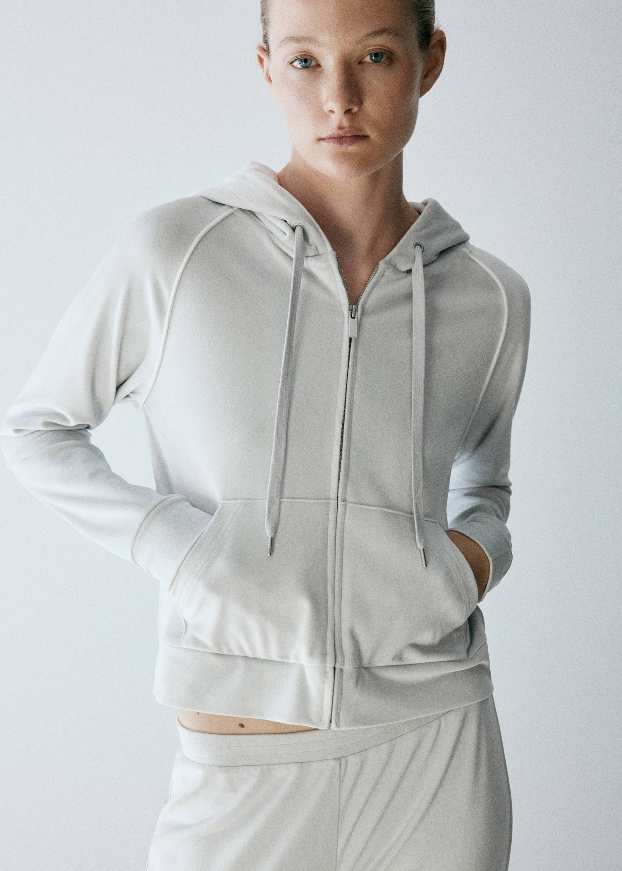 Velour sweatshirt with soft touch - Medium plane