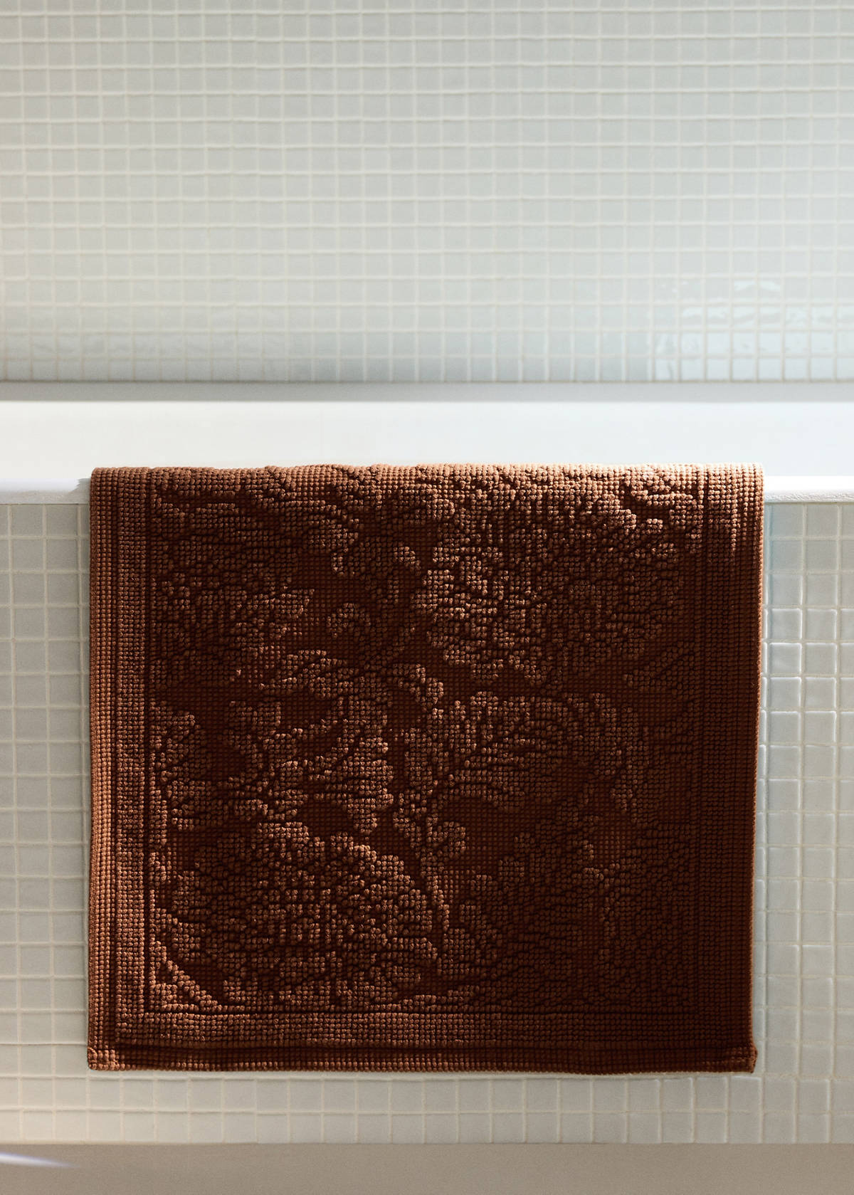 Cotton jacquard bath rug — Russet