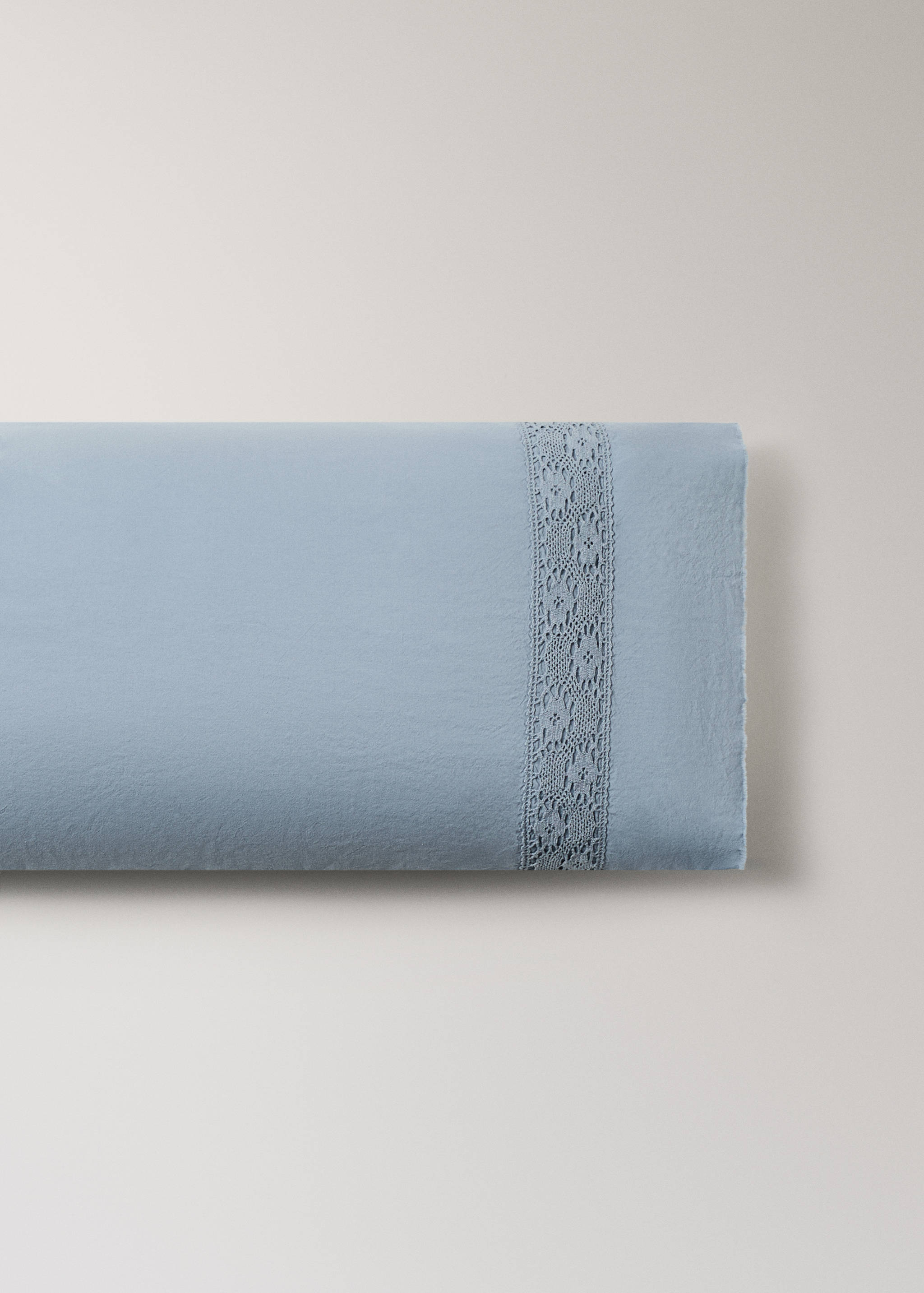 Washed cotton pillowcase with lace trim 45x110 cm - Article without model