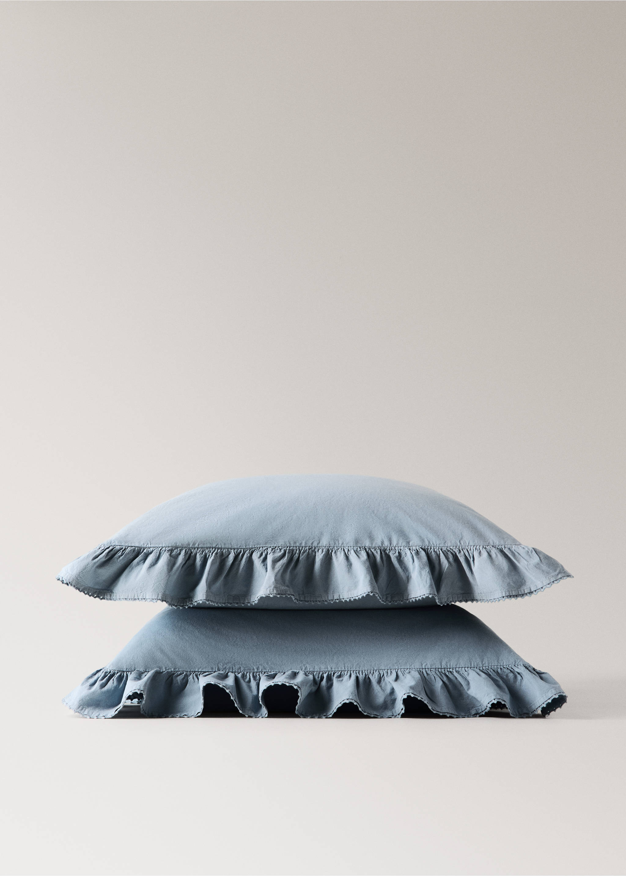 Two washed cotton pillowcases with lace detail 60x60 cm - Details of the article 2, Blue. Ref: 37042940-00.