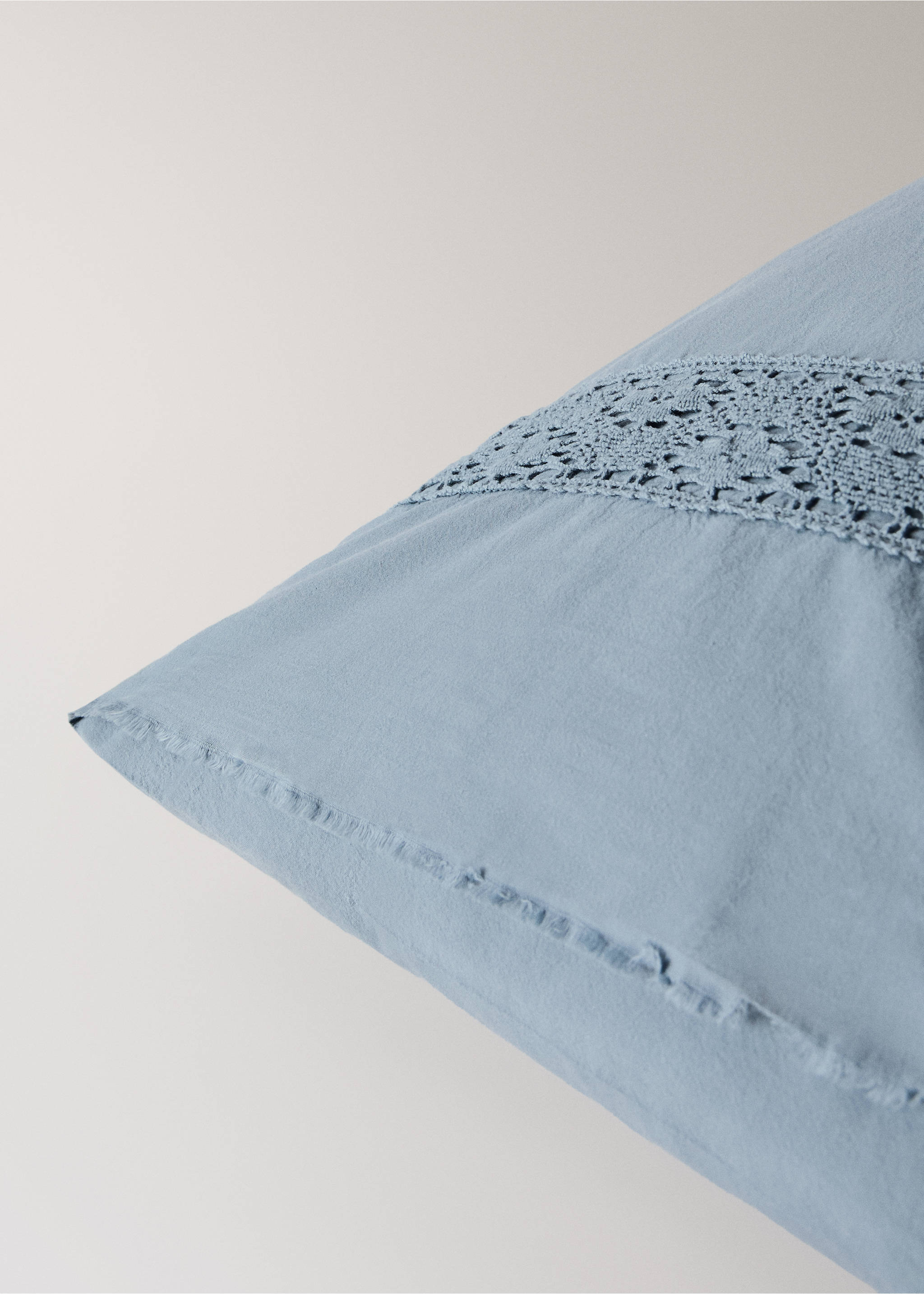 Two washed cotton pillowcases with lace trim 50x75cm - Details of the article 1, Blue. Ref: 37042941-00.