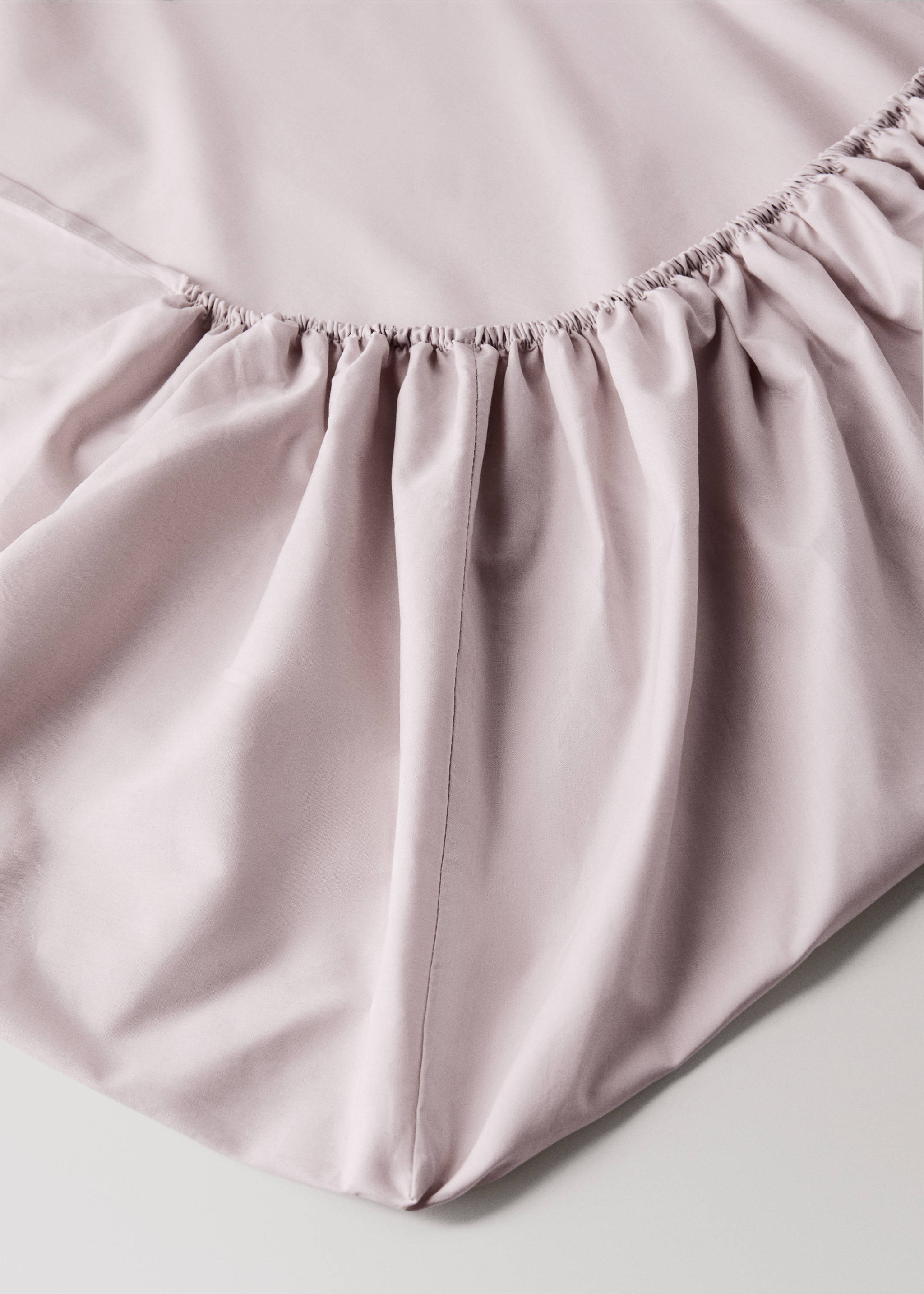 200-thread count percale cotton fitted sheet for 180 cm bed - Details of the article 1, Pale Pink. Ref: 37042953-00.