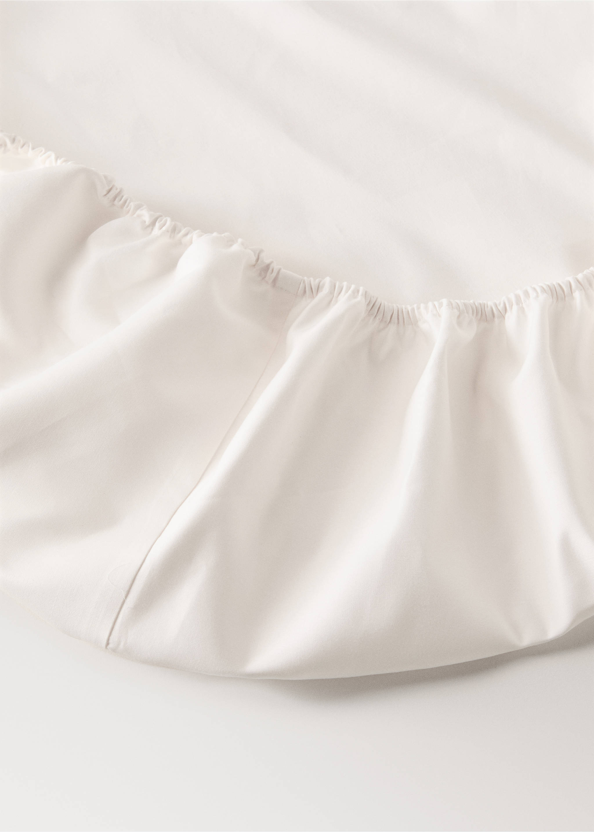 Fitted sheet 100% cotton satin Bed 150 cm - Details of the article 2, Ecru. Ref: 37042966-00.