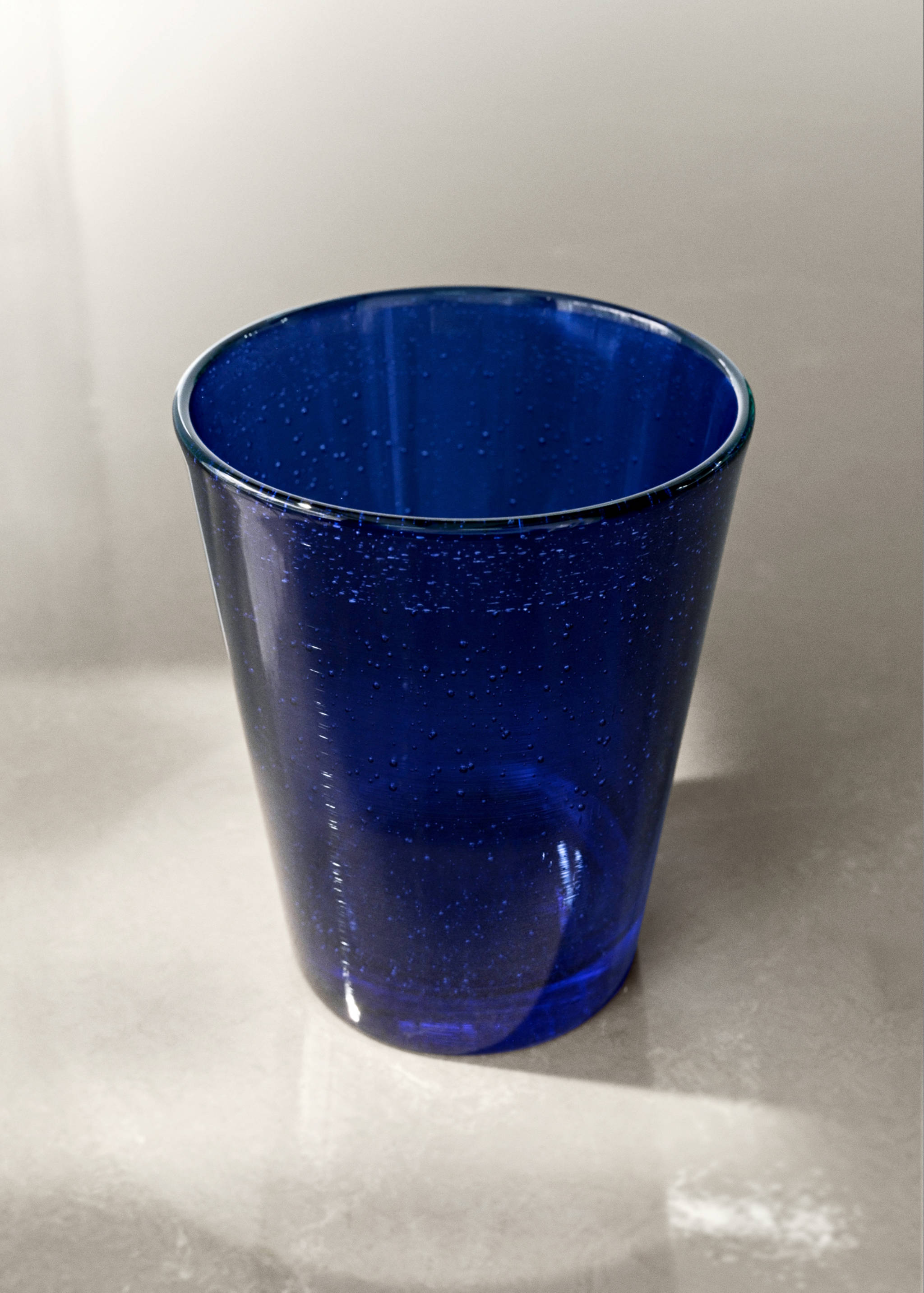 Coloured bubble glass vase - General plane