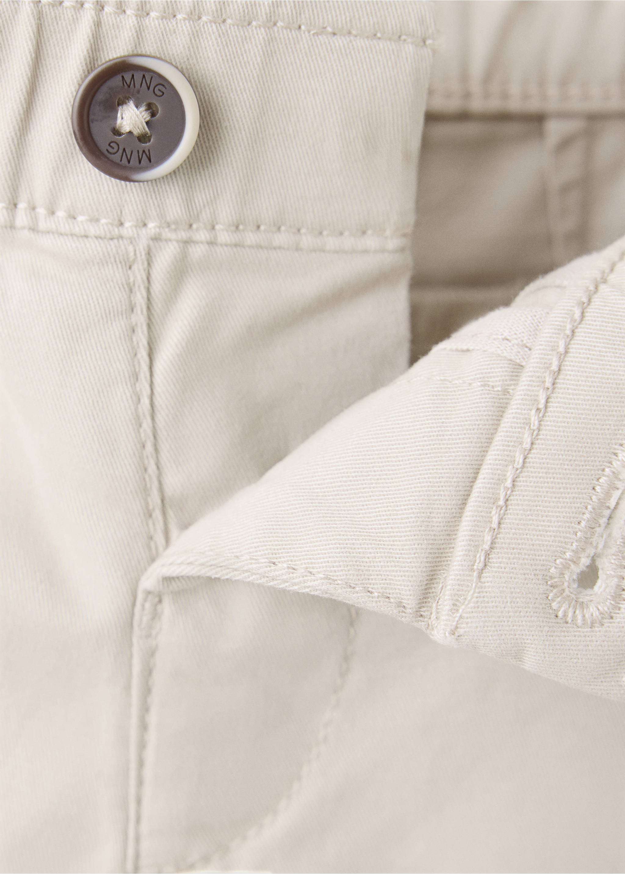Cotton chinos - Details of the article 8, Ice Grey. Ref: 37043296-00.