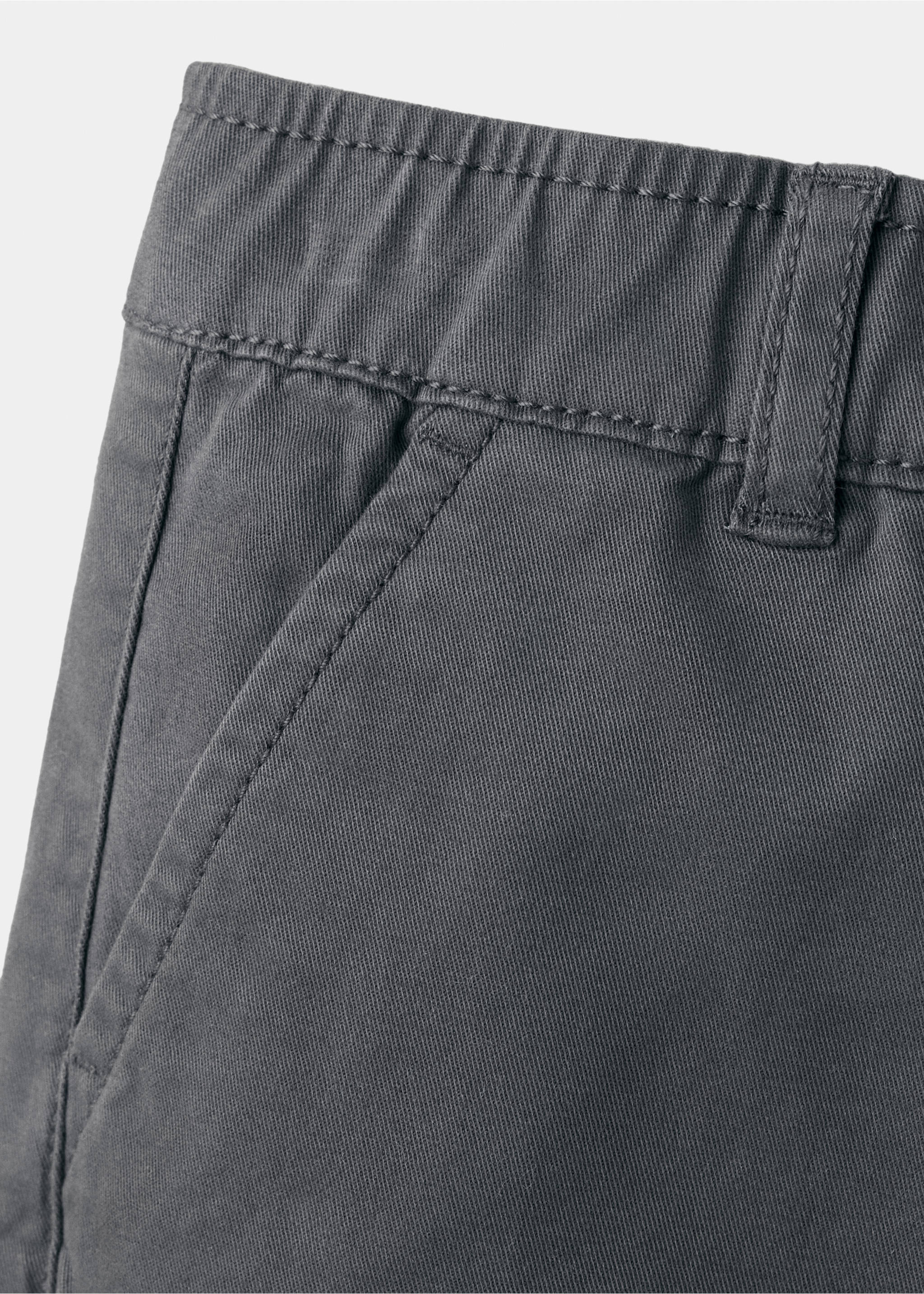 Cotton chinos - Details of the article 8, Charcoal. Ref: 37043296-00.