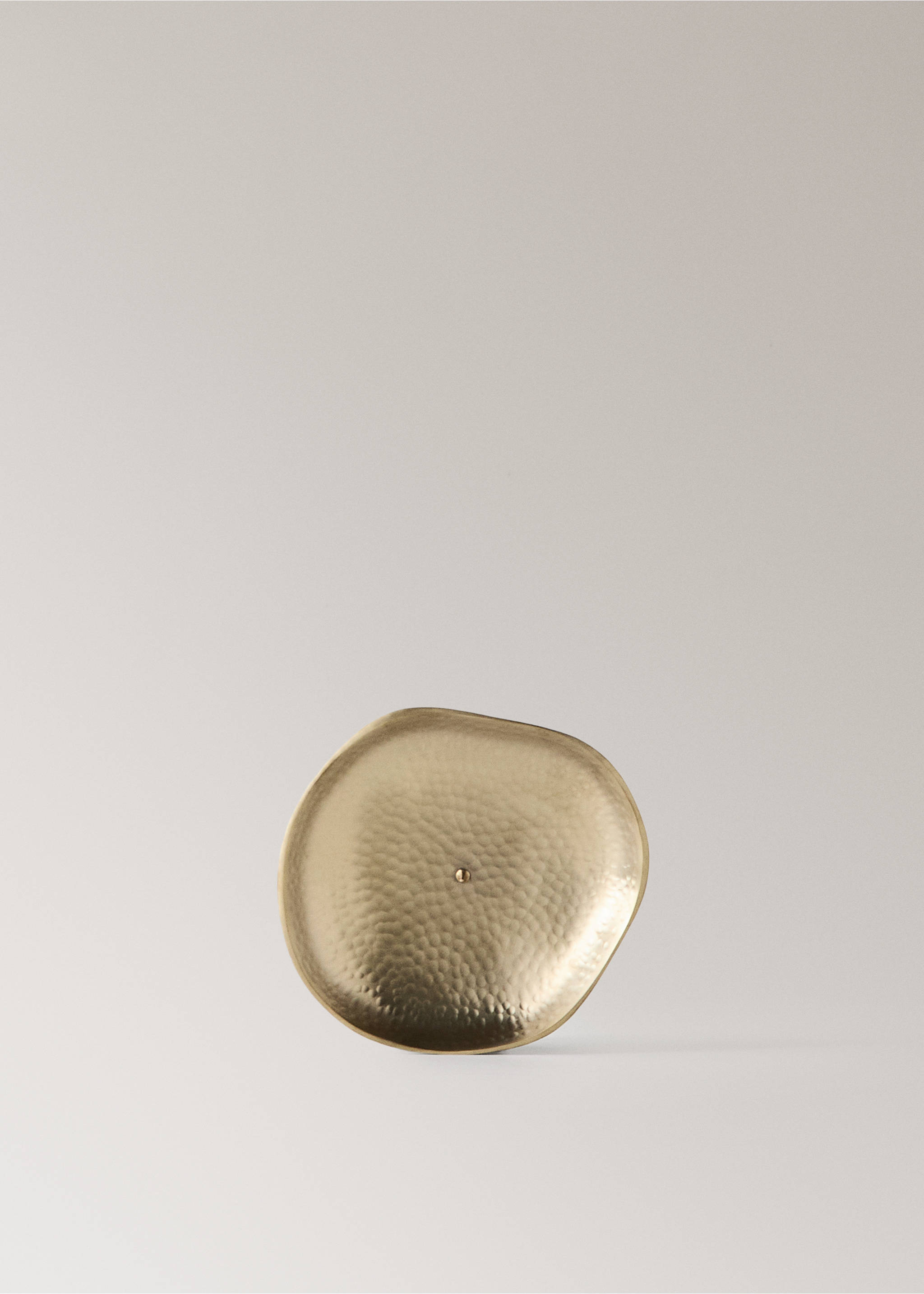 Metallisierter Kerzenhalter - Detail des Artikels 2, Gold. Ref: 37043303-00.