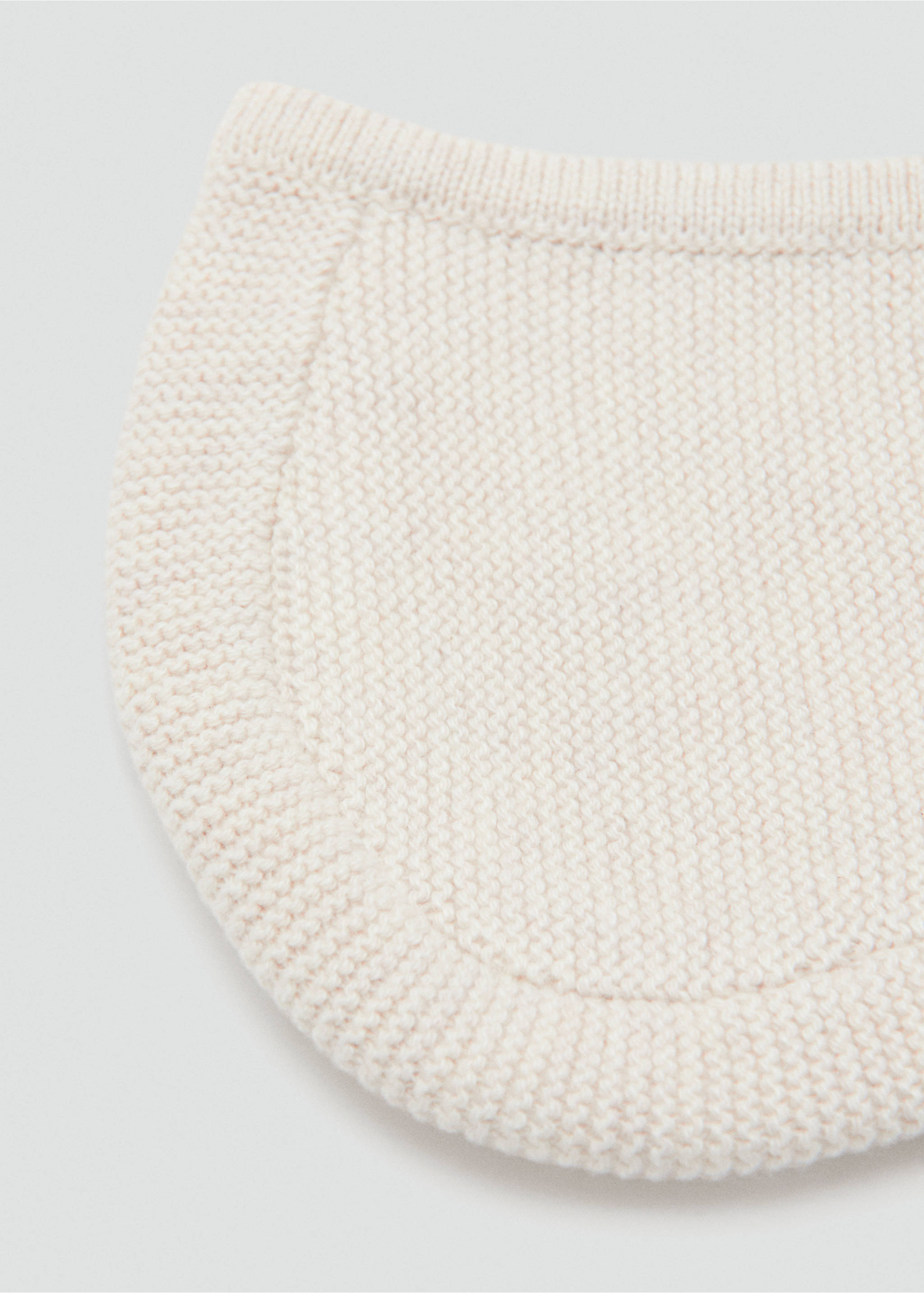 Knit cape - Details of the article 1, Sand. Ref: 37043305-00.
