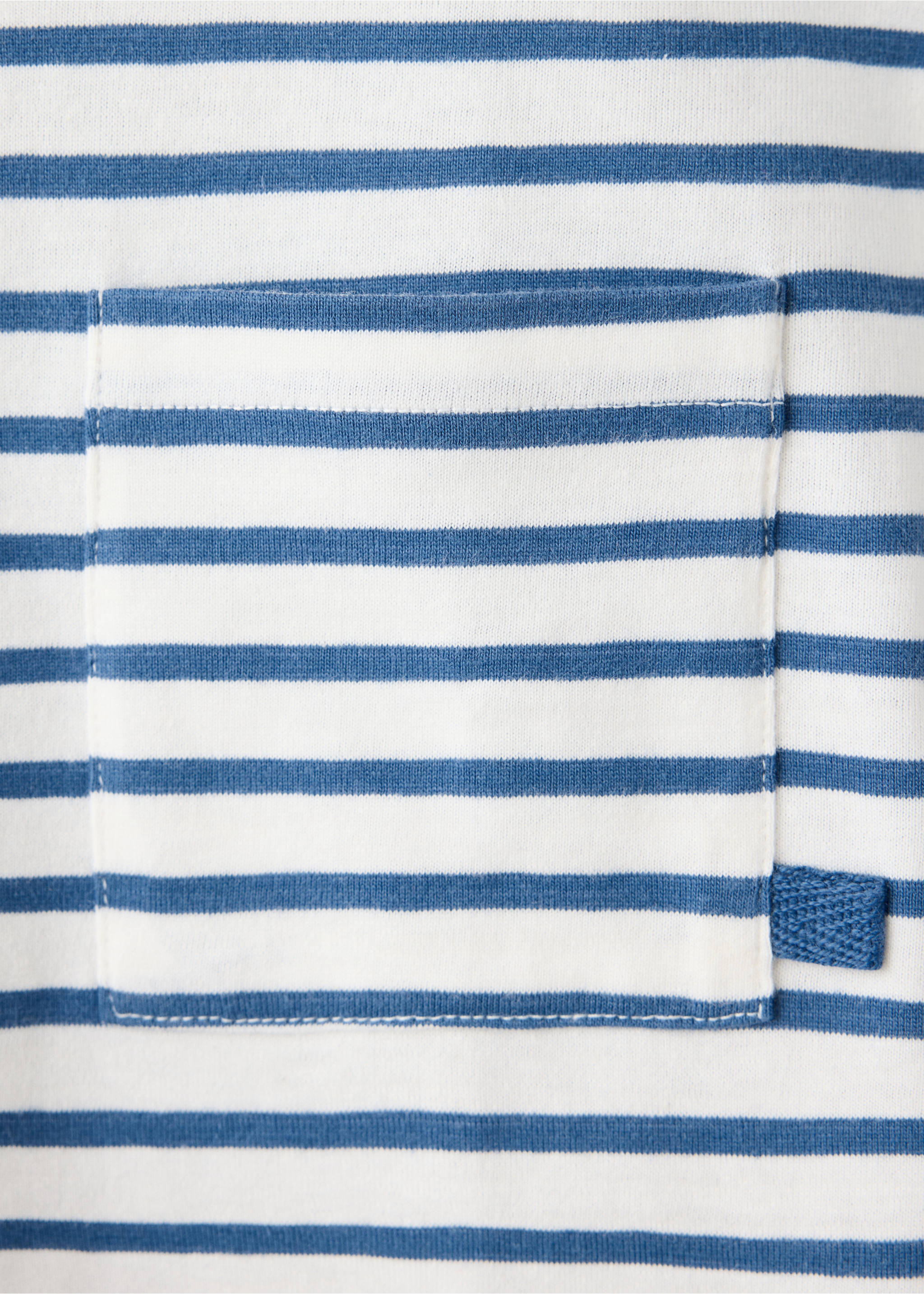 T-shirt riscas bolso - Pormenor do artigo 8, Branco. Ref: 37043308-00.