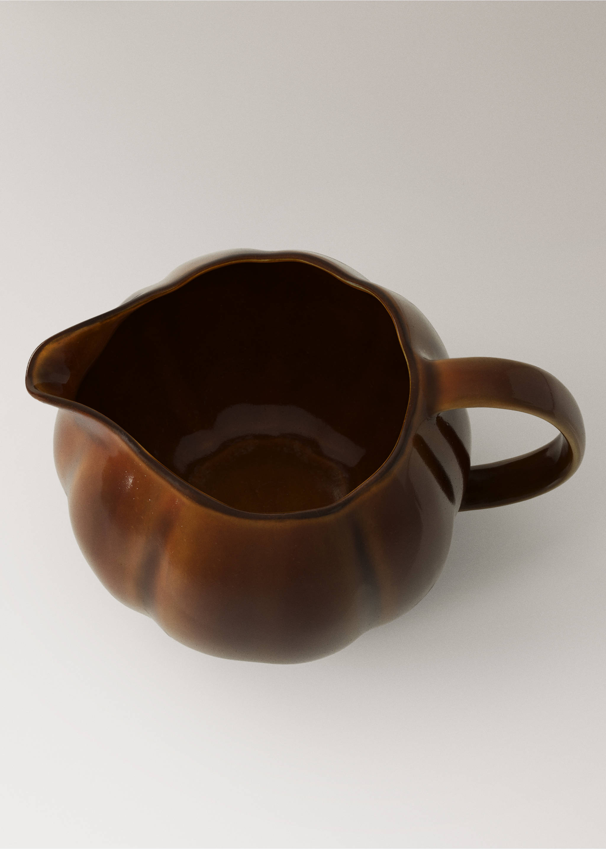 Stoneware jug - Details of the article 3, Chocolate. Ref: 37043311-00.
