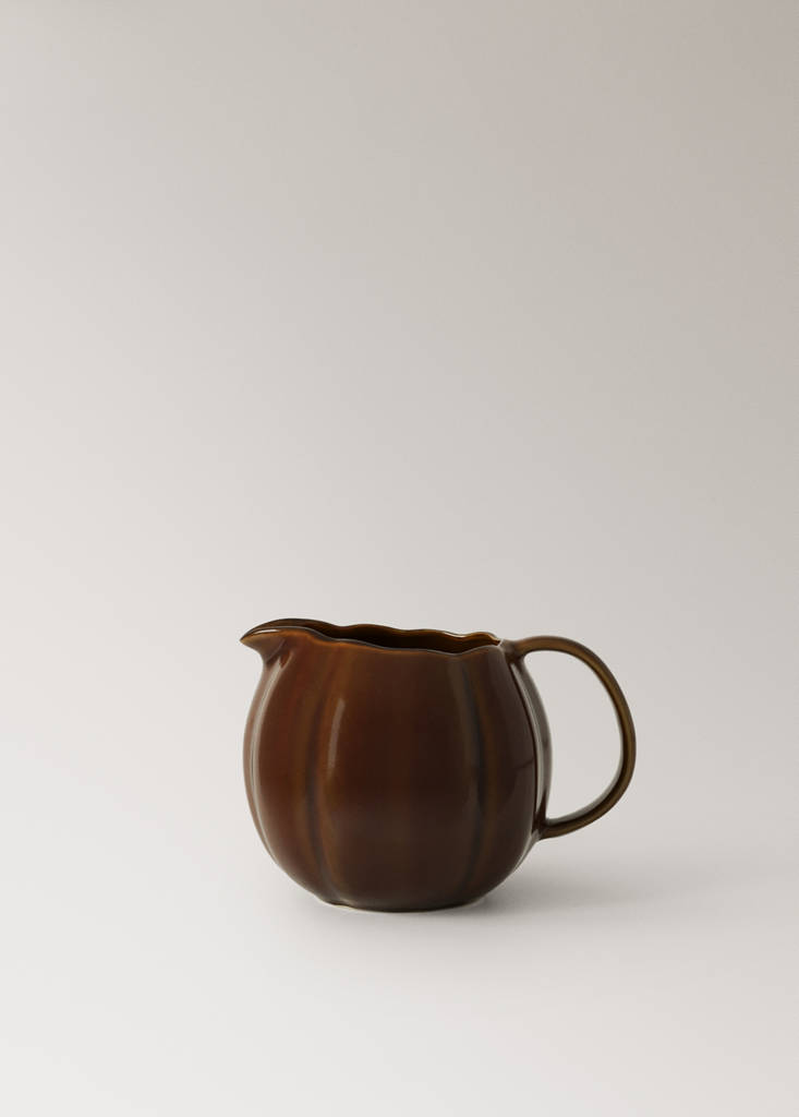 Stoneware jug — Chocolate