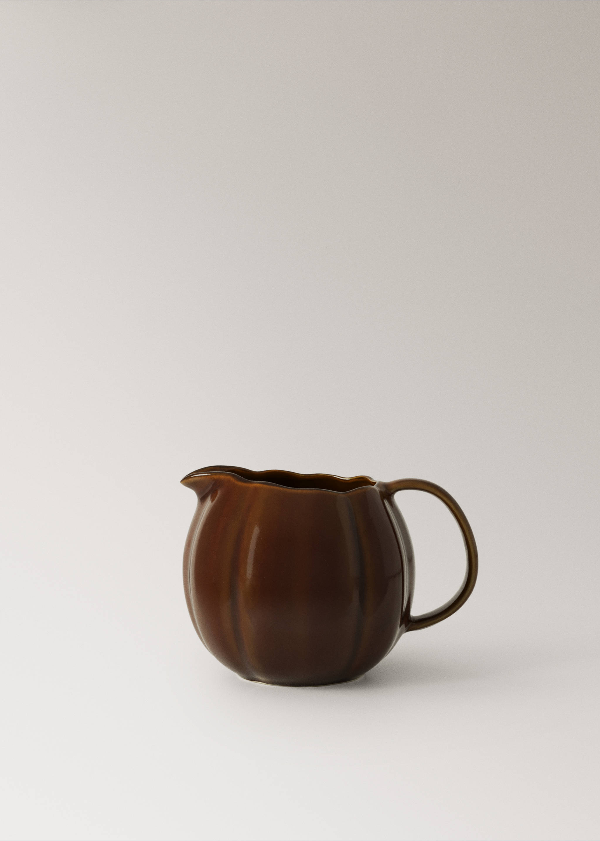 Stoneware jug - Article without model, Chocolate. Ref: 37043311-00.